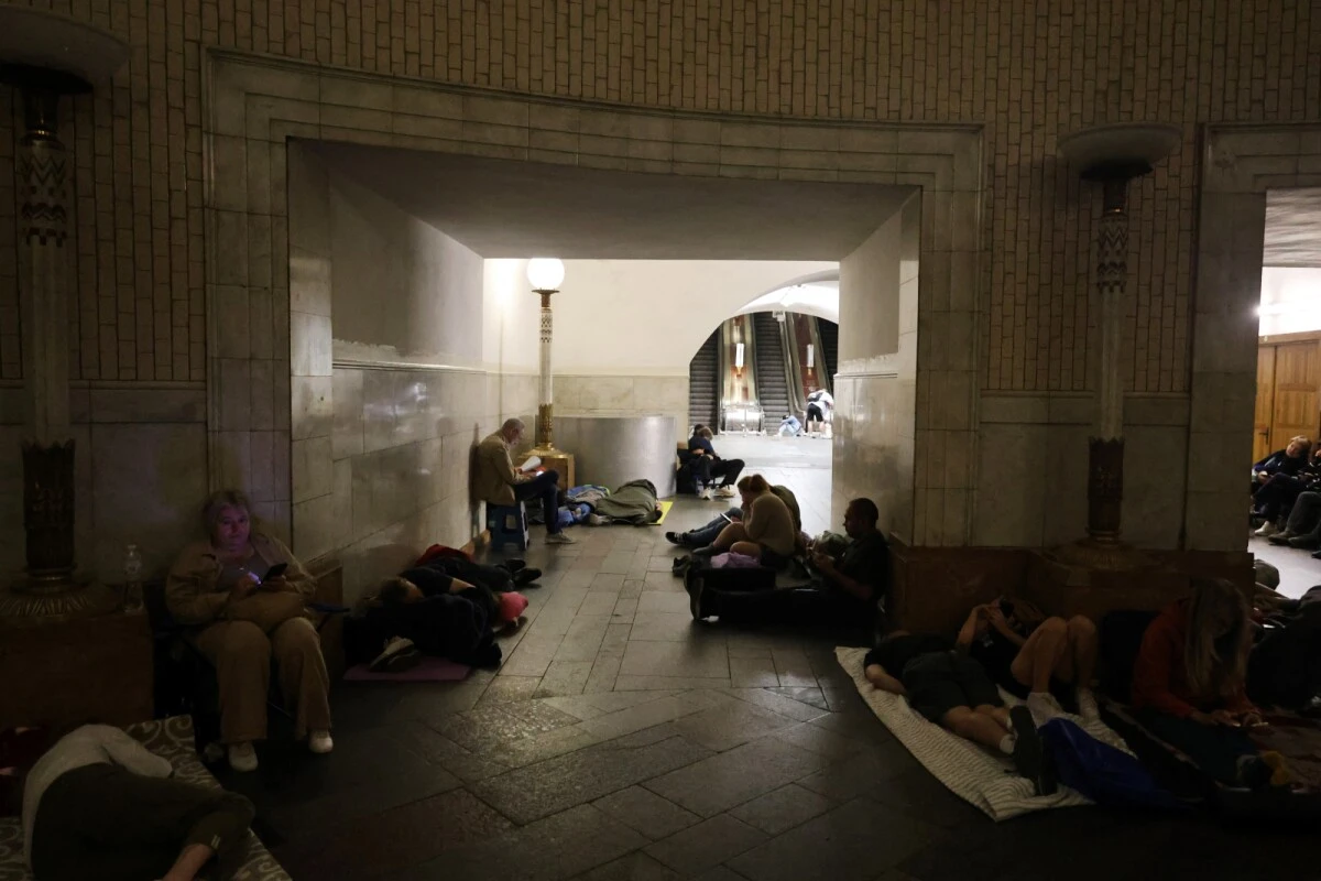 In Kiew suchten Menschen wieder in U-Bahn-Stationen Schutz