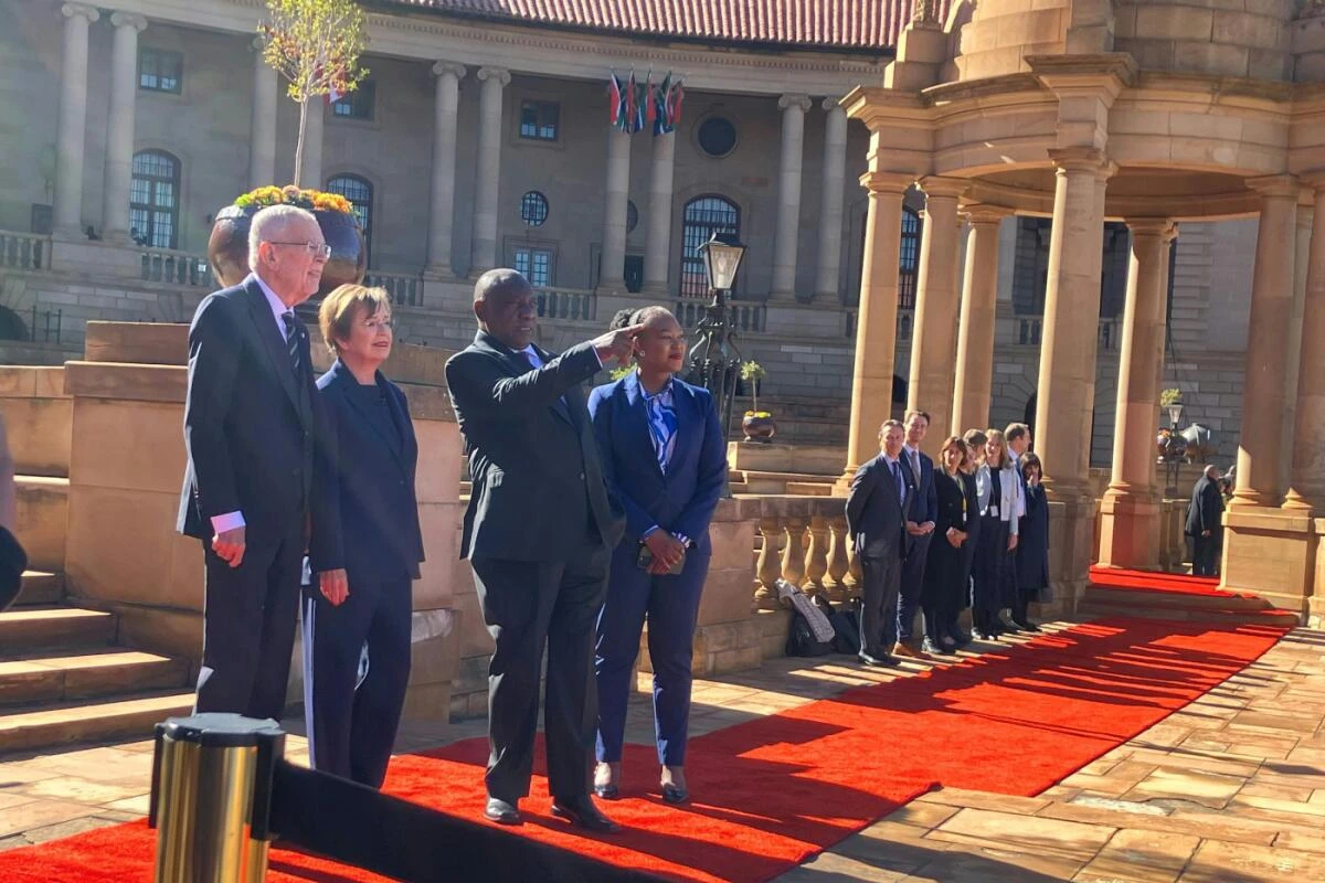 Ehepaar Van der Bellen mit Ramaphosa und Ministerin Ndabeni-Abrahams