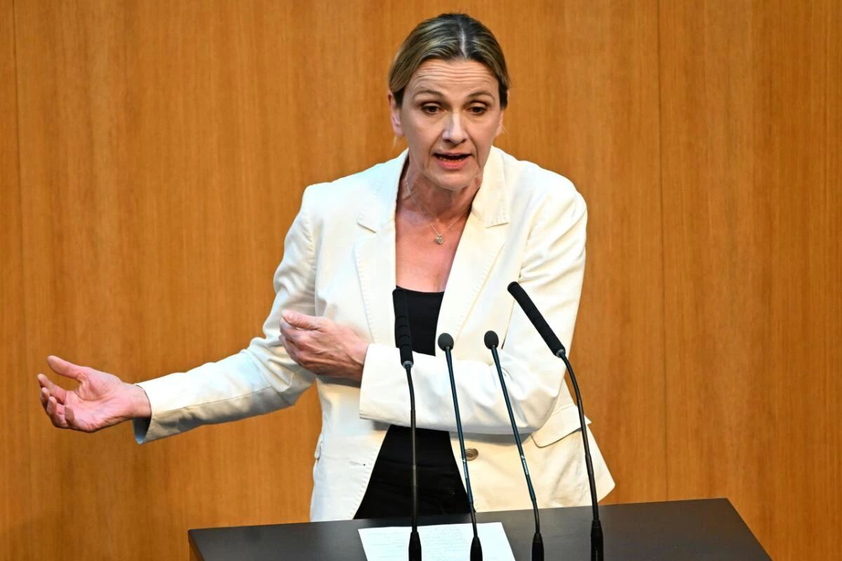 Belakowitsch will Transparenz bei NGO-Förderungen
