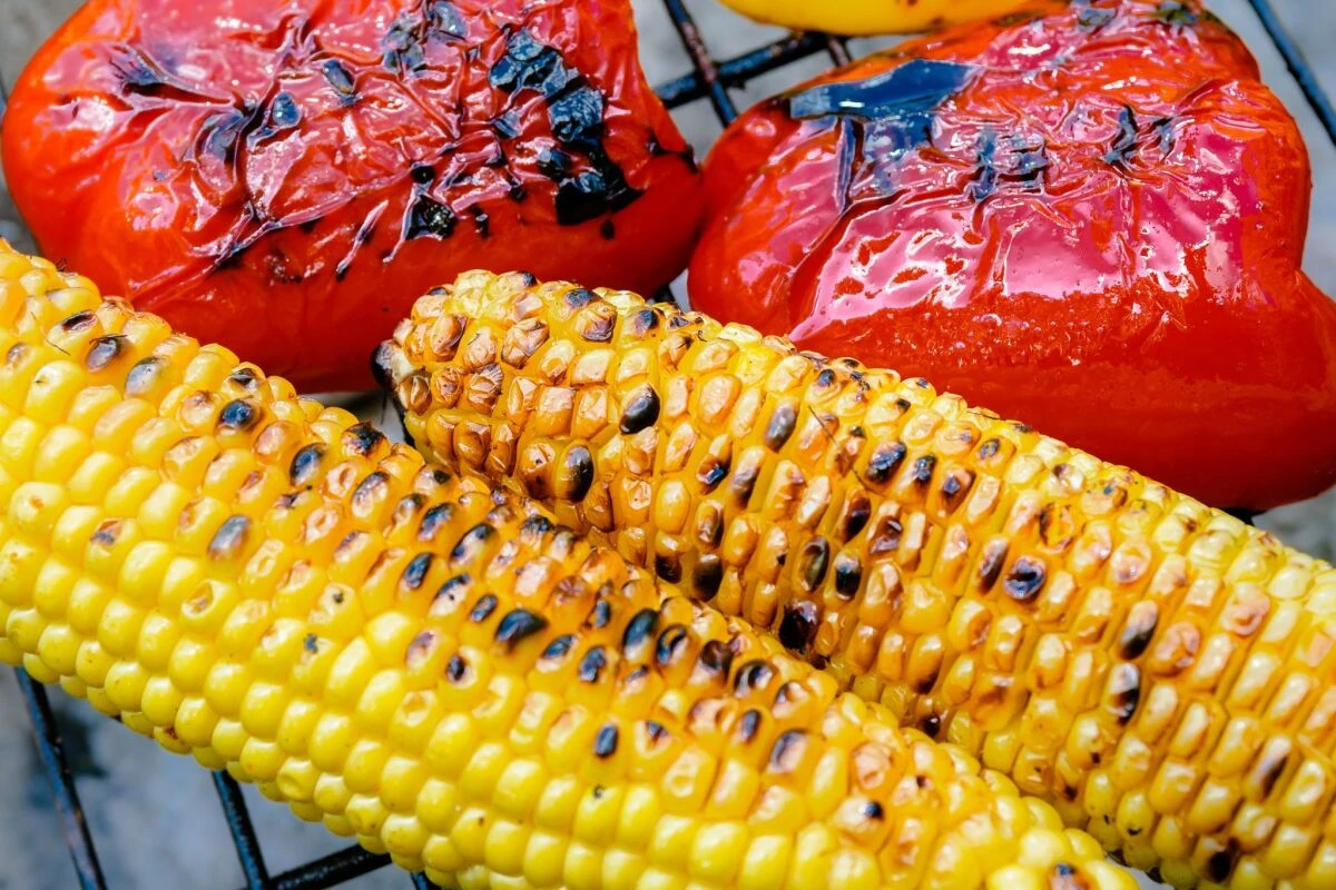 Bevor Mais auf den Grill kommt, sollte er 10 Minuten vorgegart werden