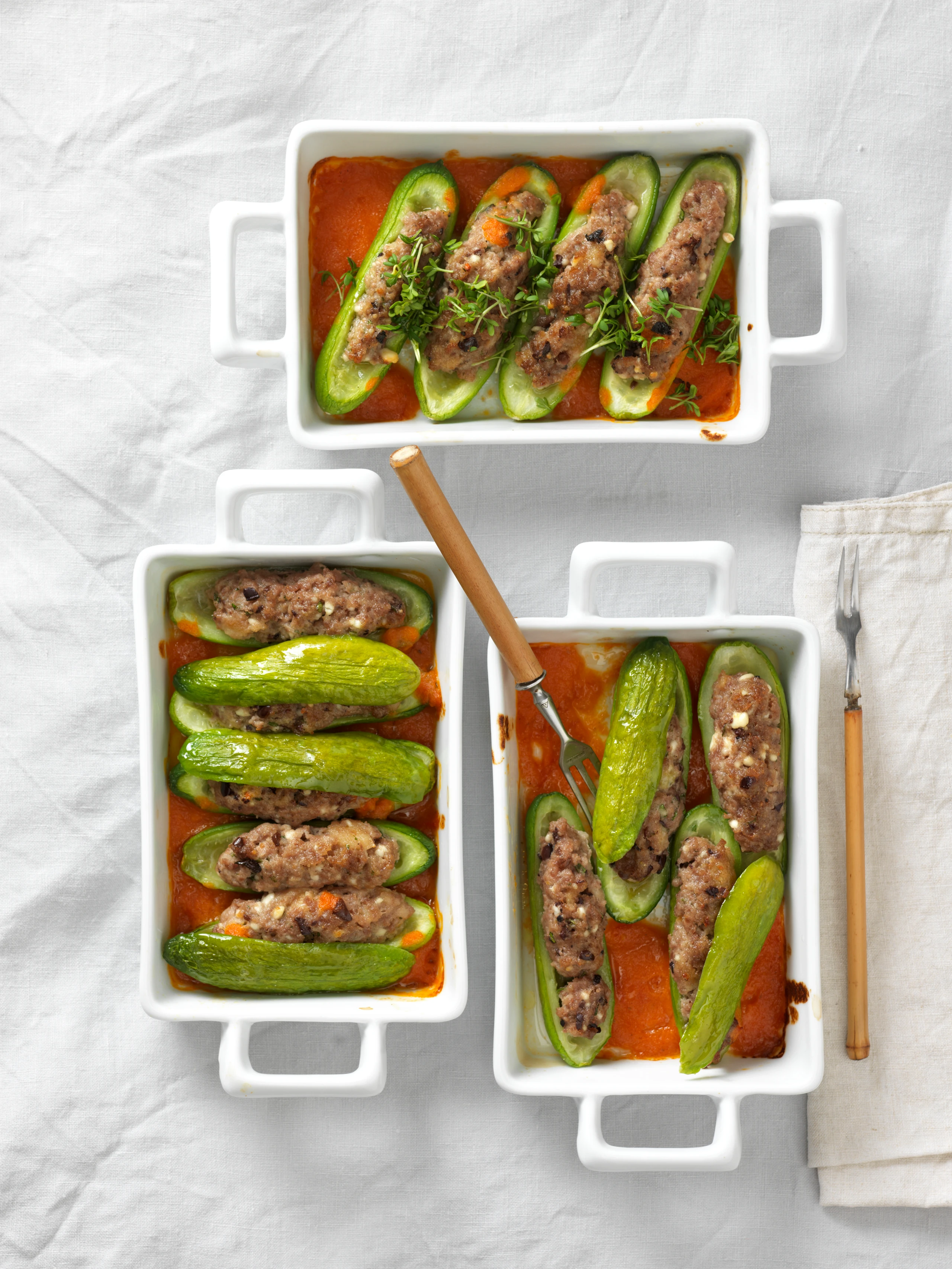 Gefüllte Gurken mit Feta und Paradeissauce