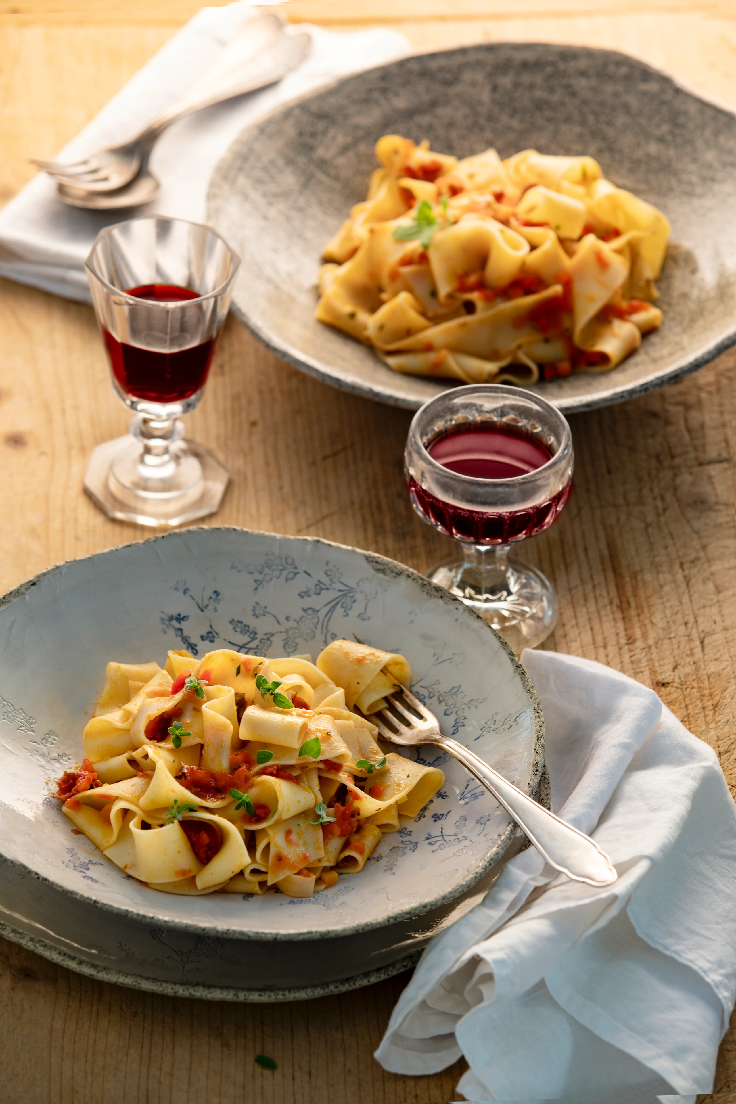 Pappardelle mit Paradeis-Salsicciasugo