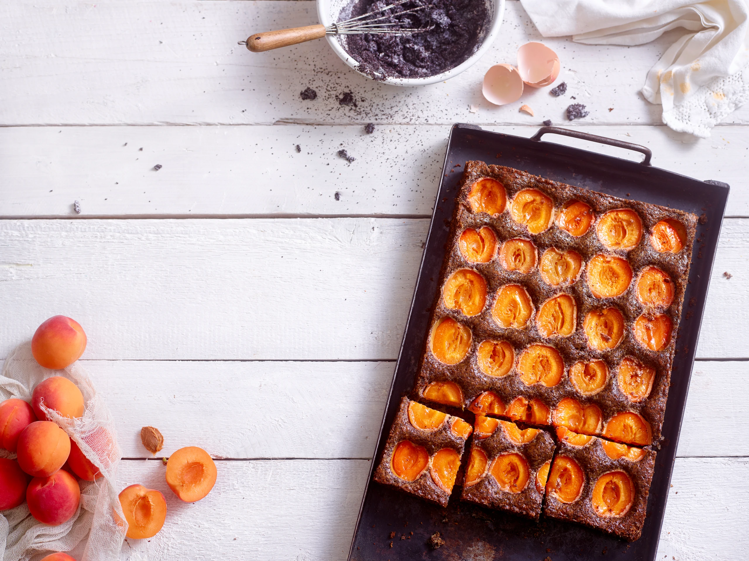 Mohnkuchen mit Marillen