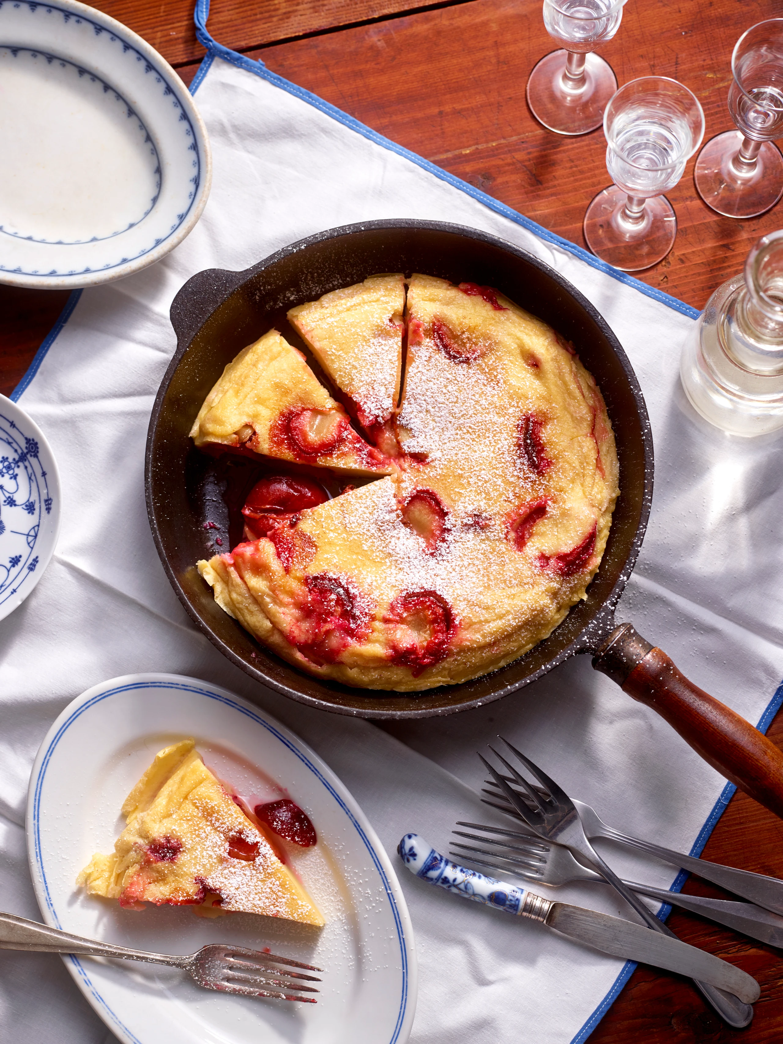 Schwedischer Pannkaka mit Zwetschken