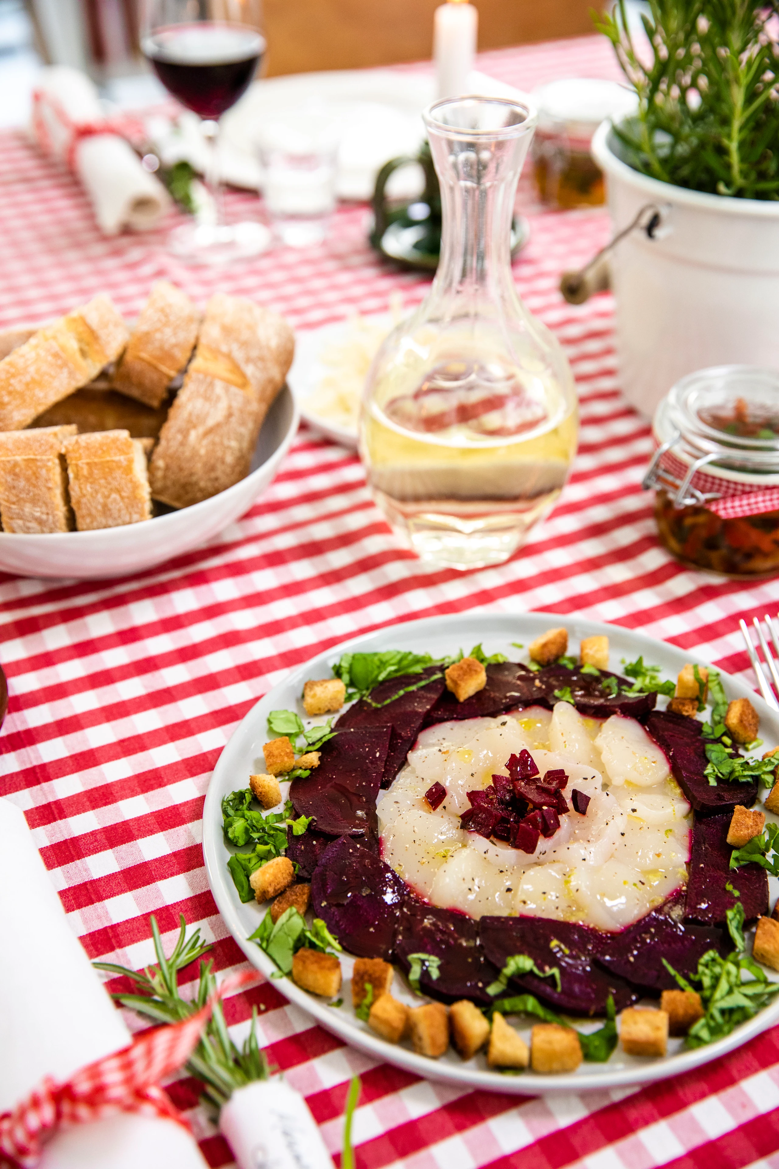 Jakobsmuschel-Carpaccio mit Roten Rüben