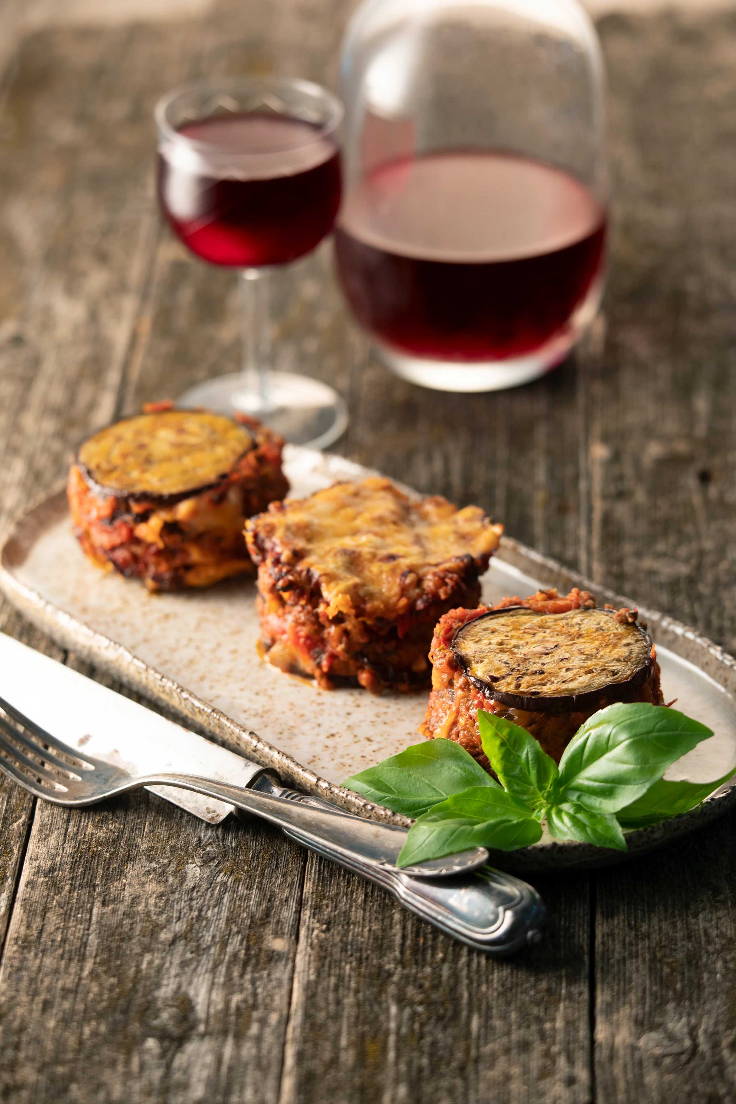 Melanzaniauflauf mit Faschiertem, Parmesan und Mozzarella