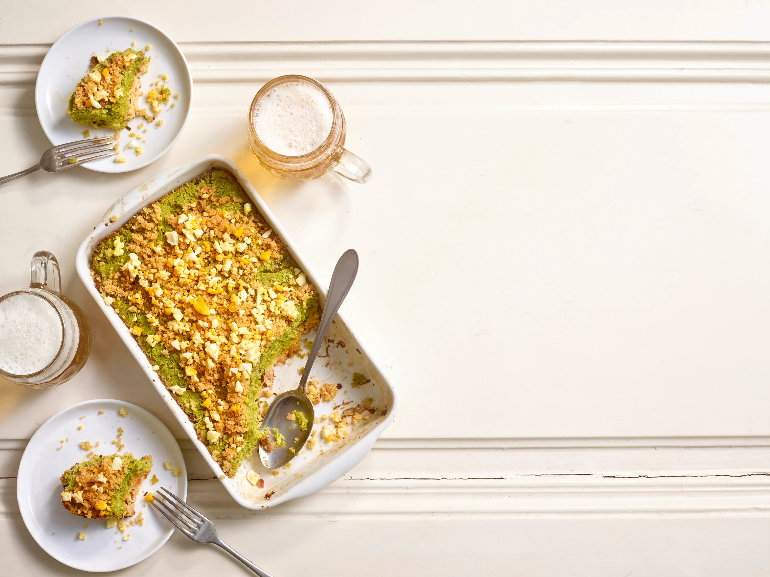 Karfiol-Erbsenauflauf mit Schinken und Butterbröseln