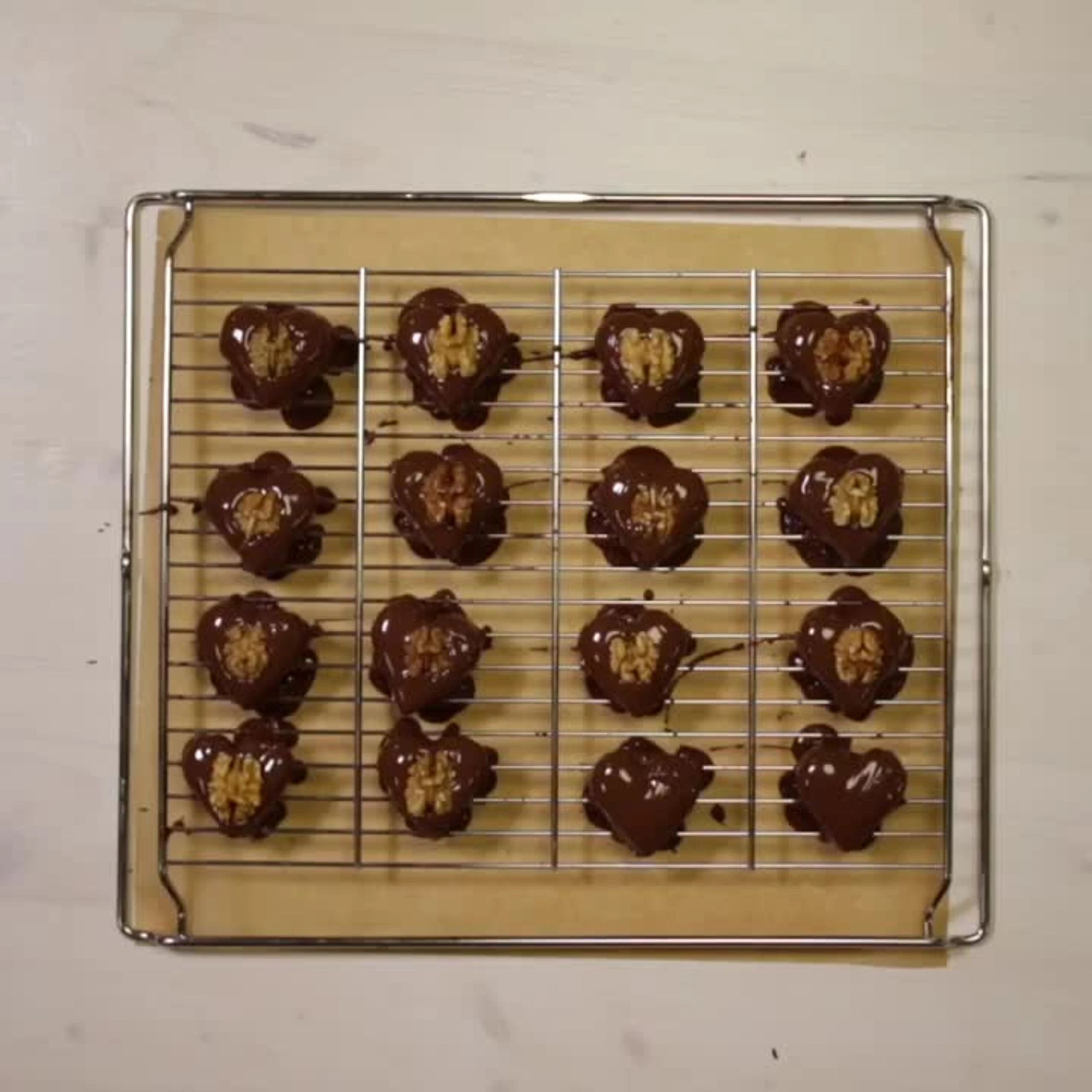 Gefüllte Walnussherzen