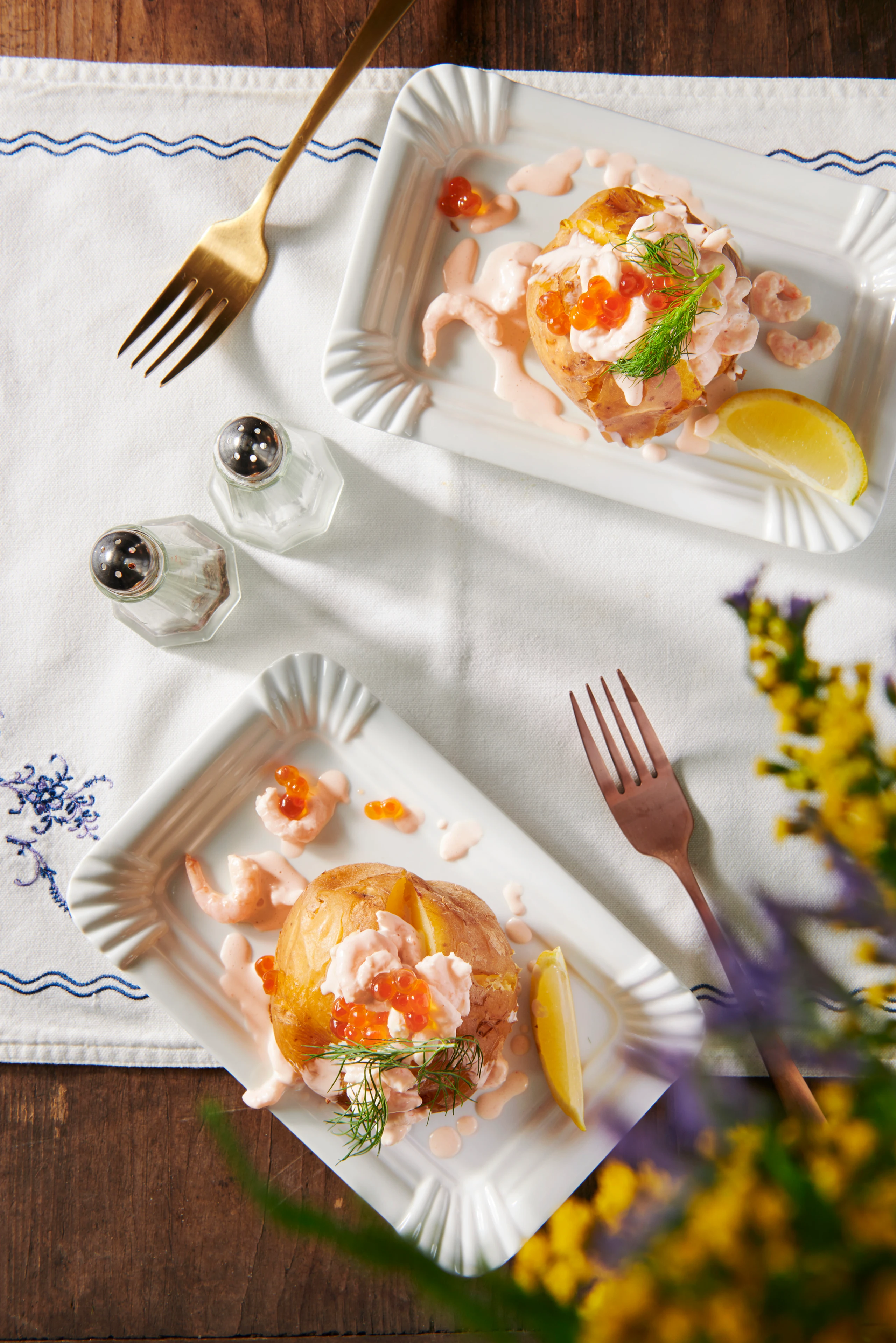 Ofenerdäpfel mit Krabbencocktail