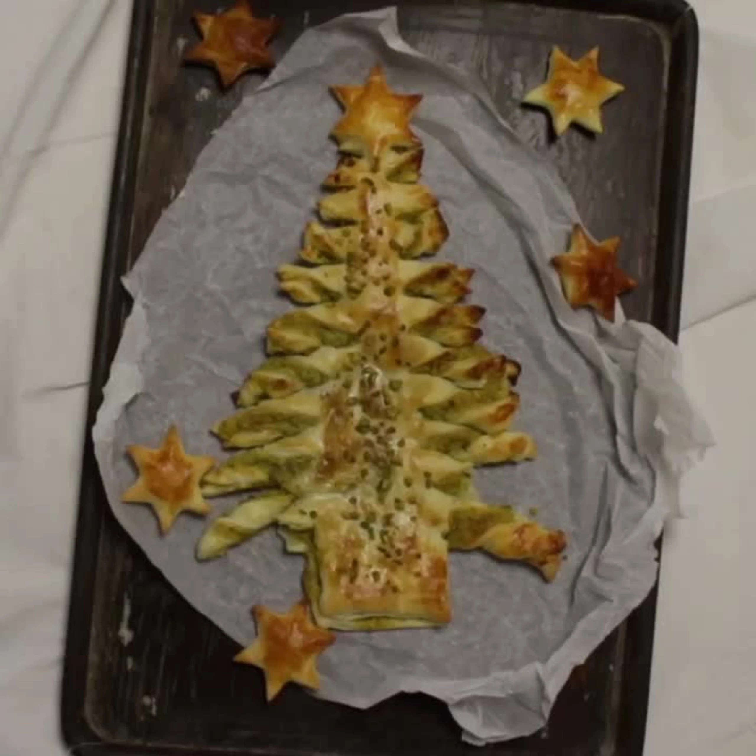 Blätterteig-Christbäumchen