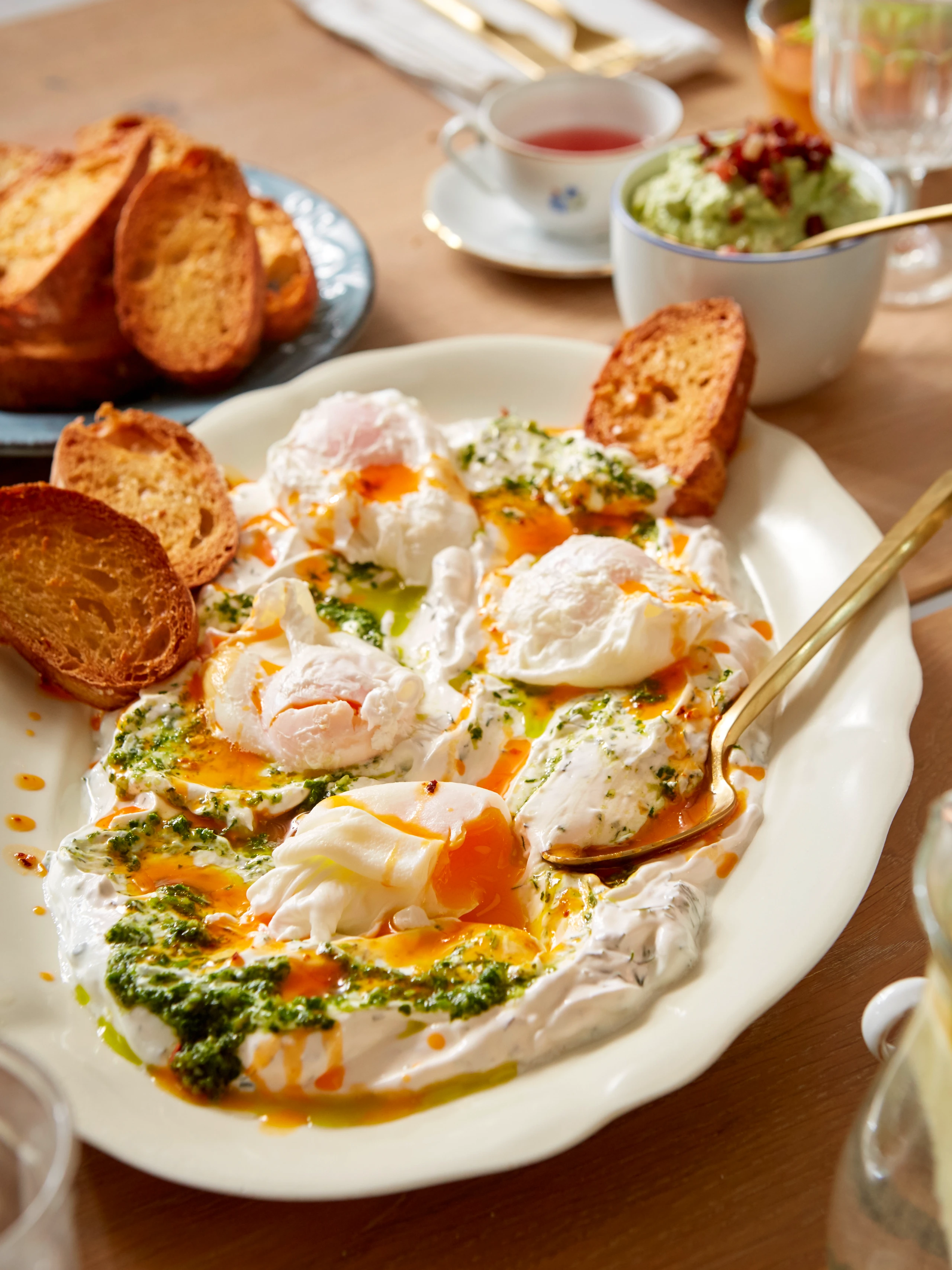 Türkische Eier mit Chimichurri