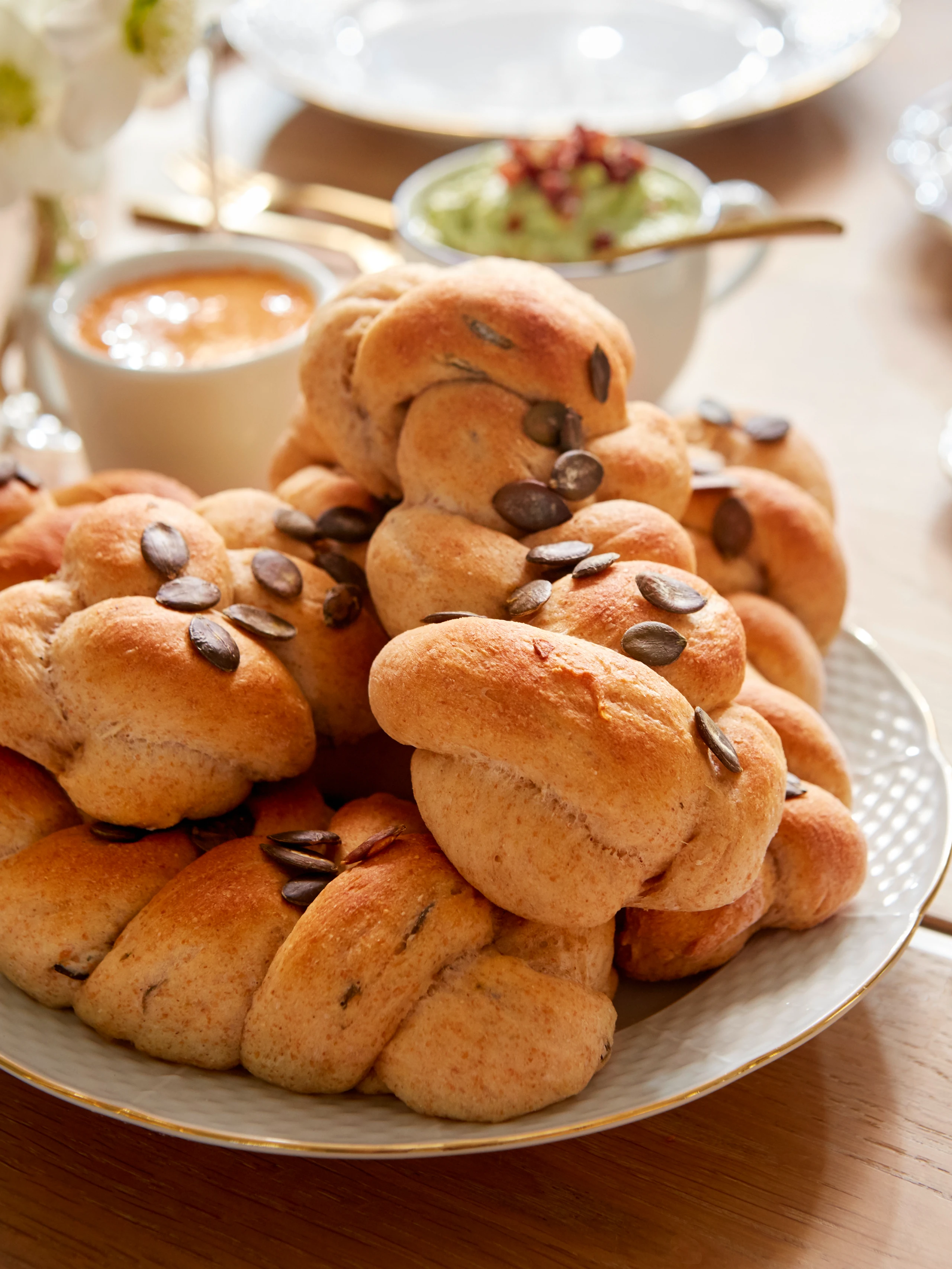 Erdäpfelweckerl mit Kürbiskernen