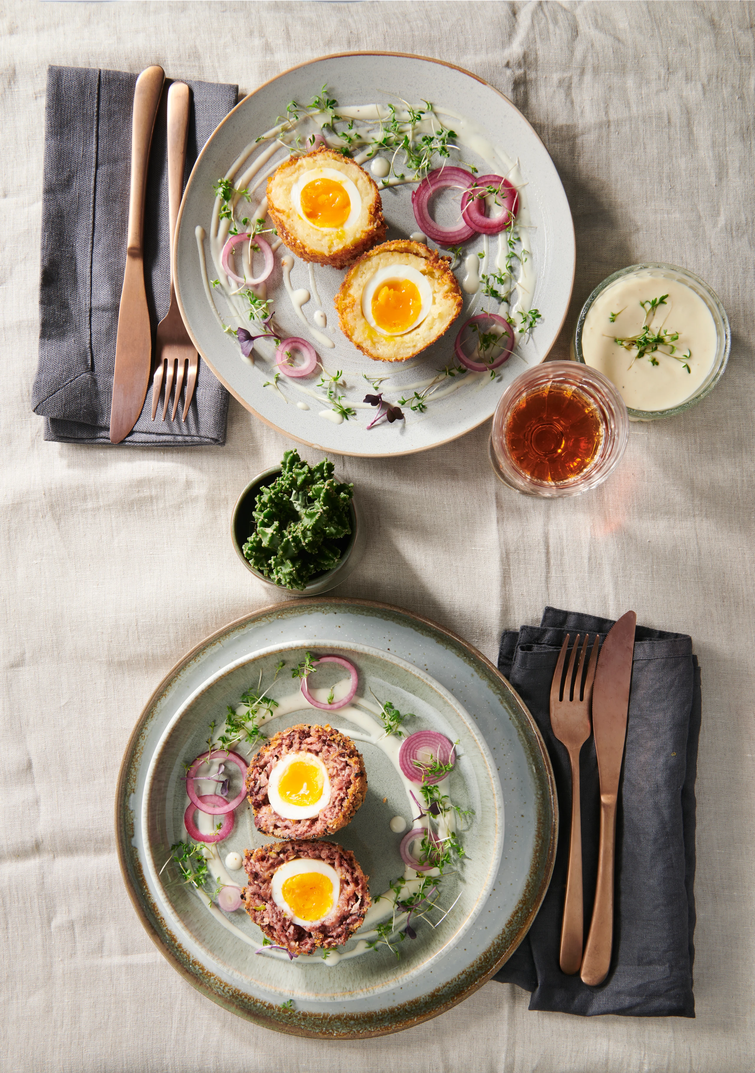 Scotch Eggs mit Blutwurst und Apfel