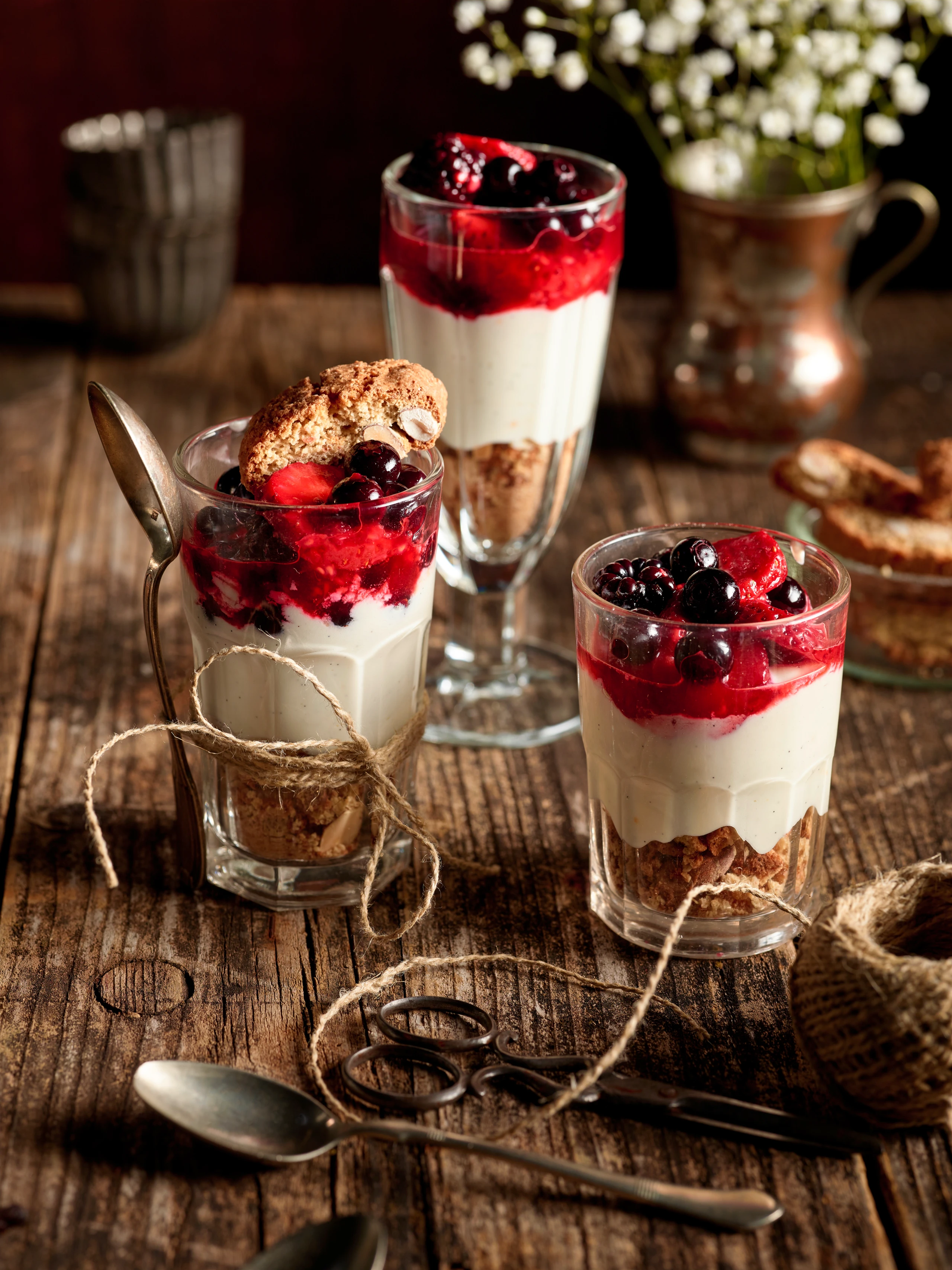 Italienischer Cheesecake mit Beerenragout