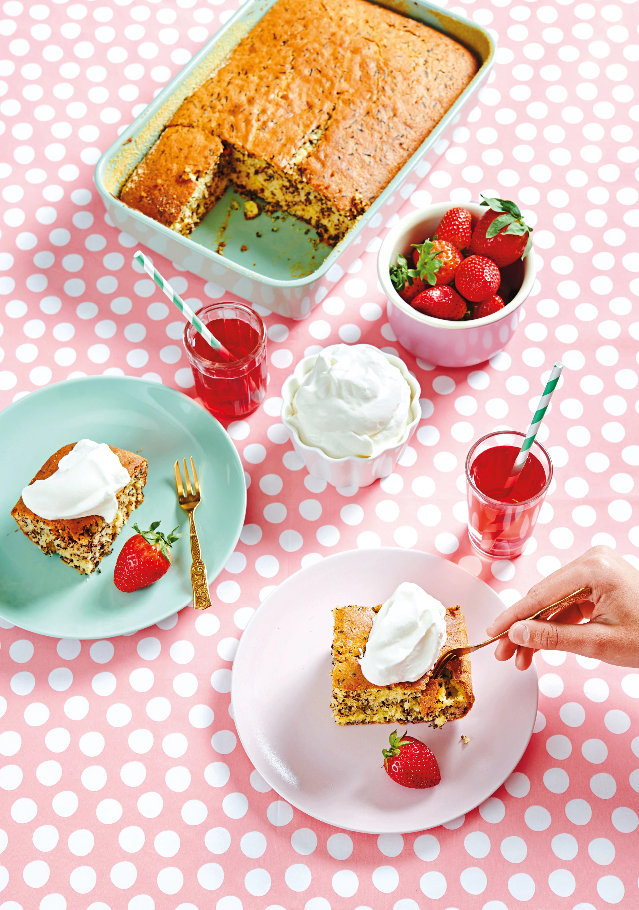 Ameisenkuchen mit Erdbeeren