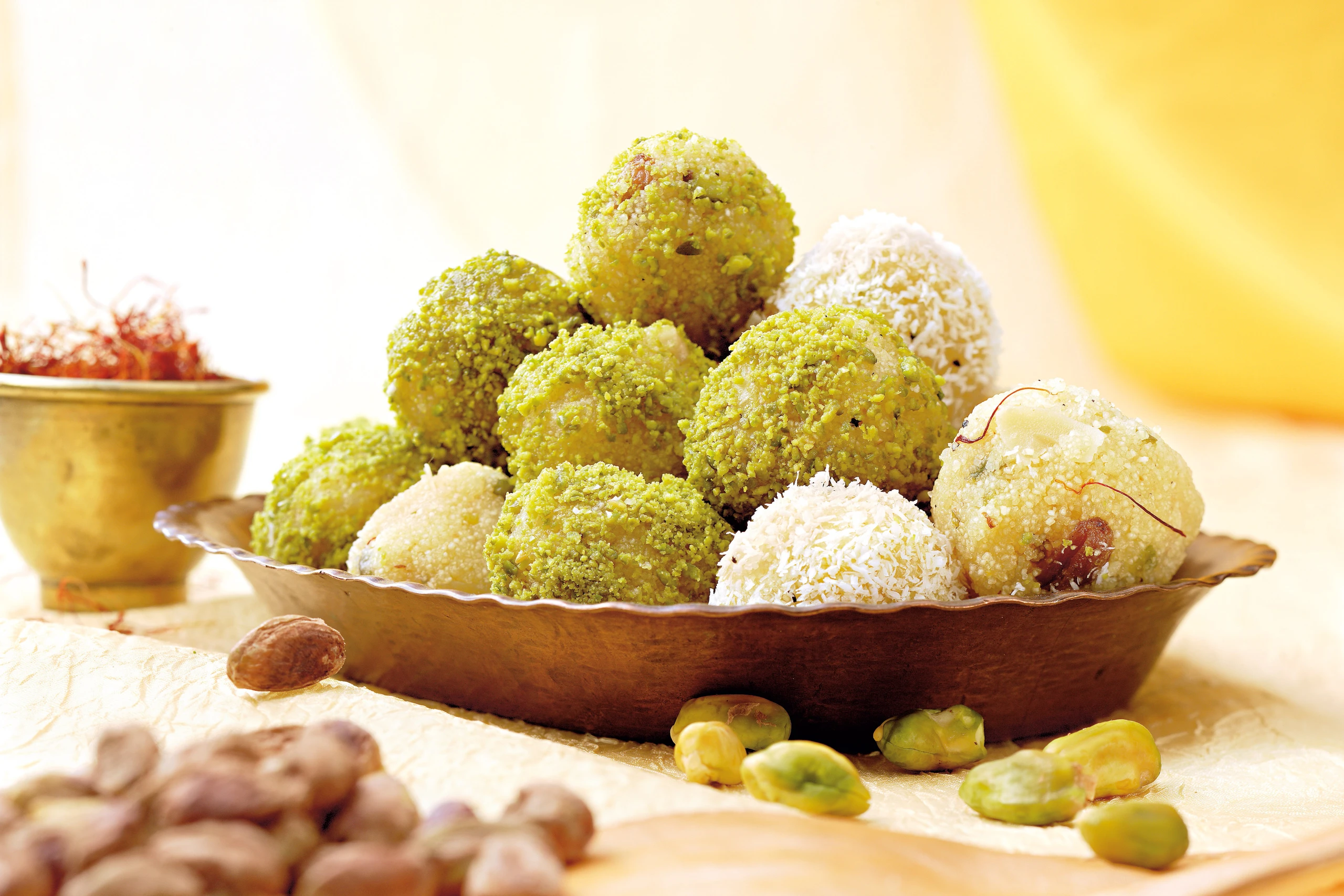 Suji Ka Halwa: Indisches Grieß-Halva in Bällchenform