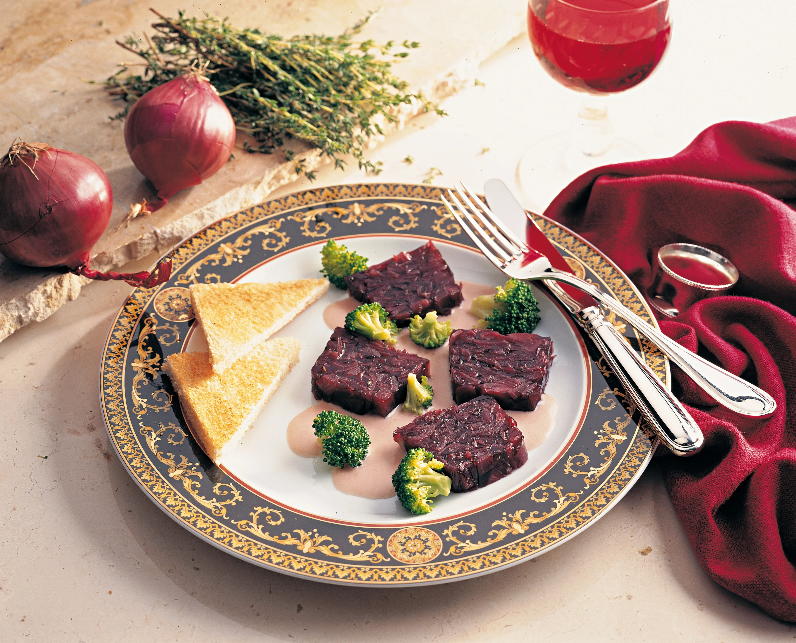 Terrine aus Roten Zwiebeln