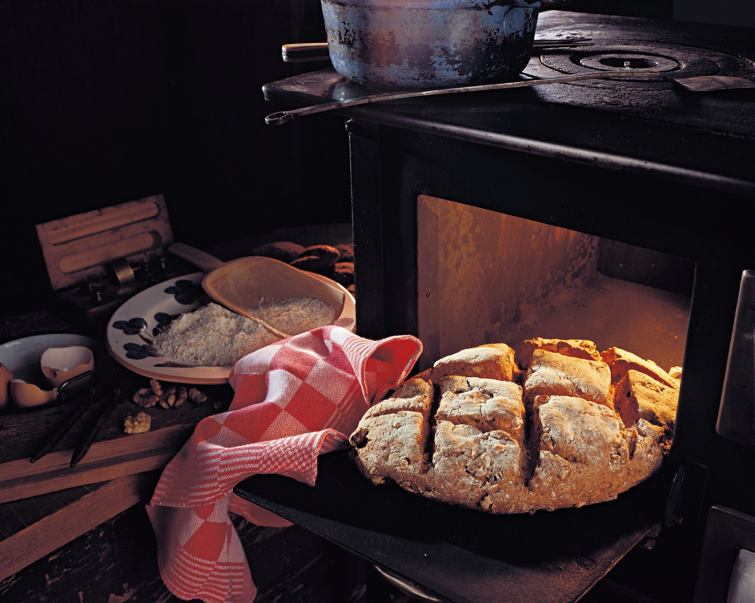 Feines Buttermilchbrot mit Walnüssen