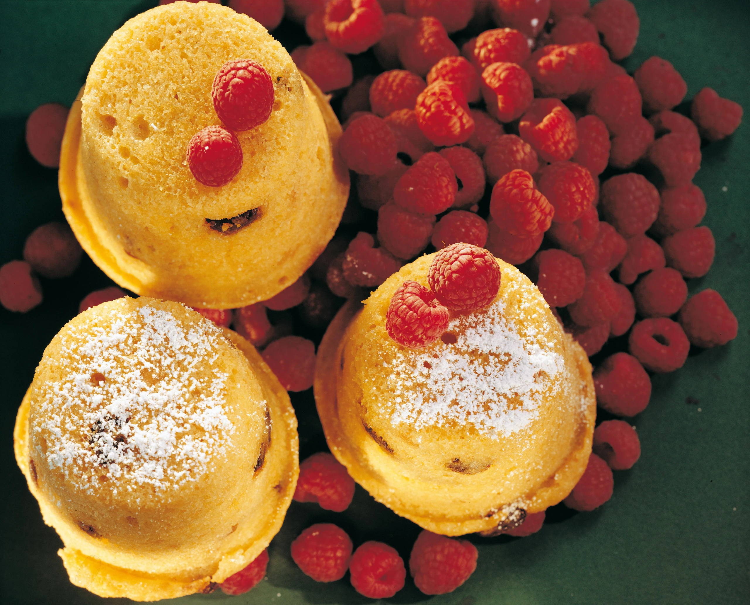 Mandelpudding mit Himbeeren