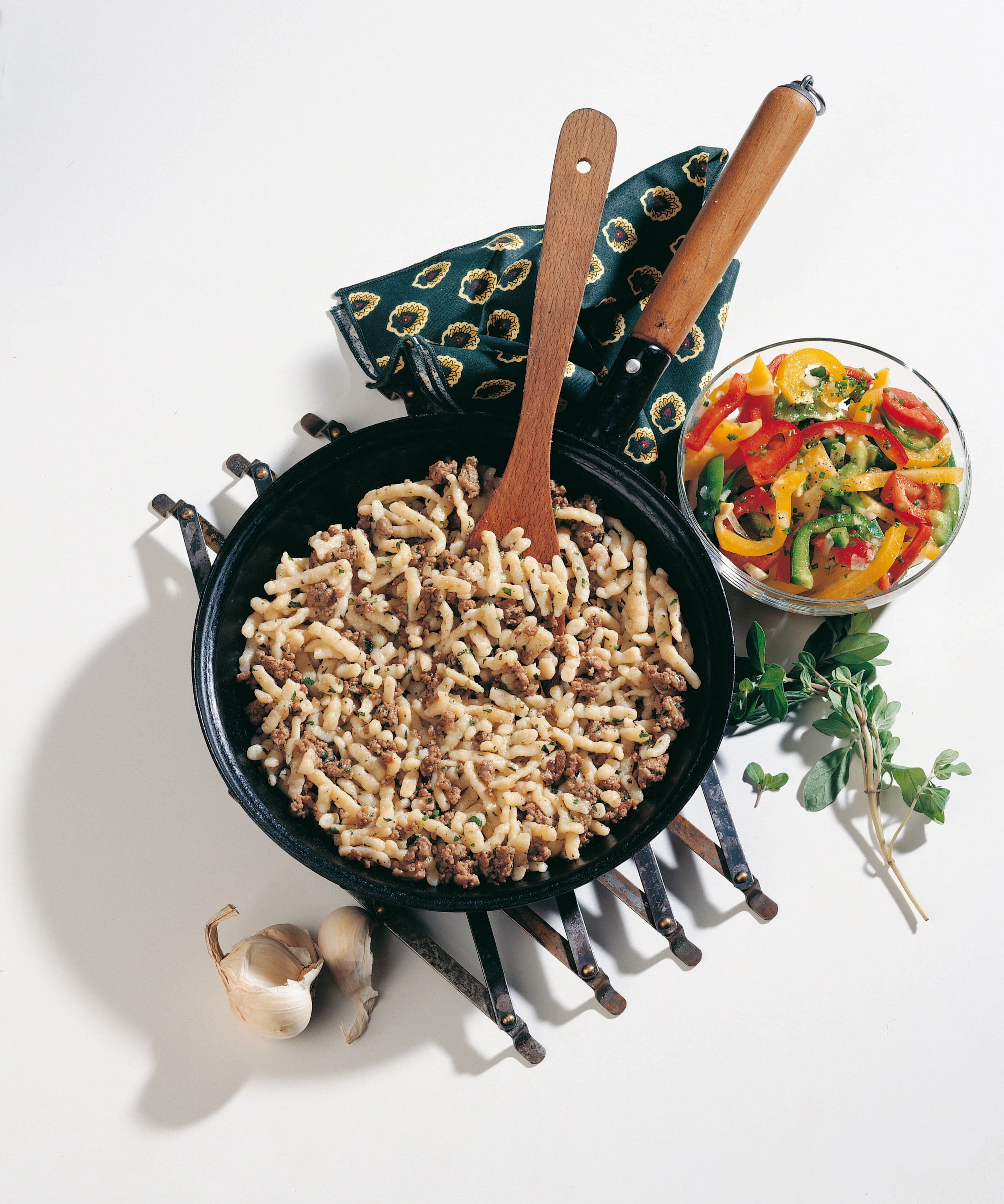 Spätzle mit Faschiertem und Knoblauch