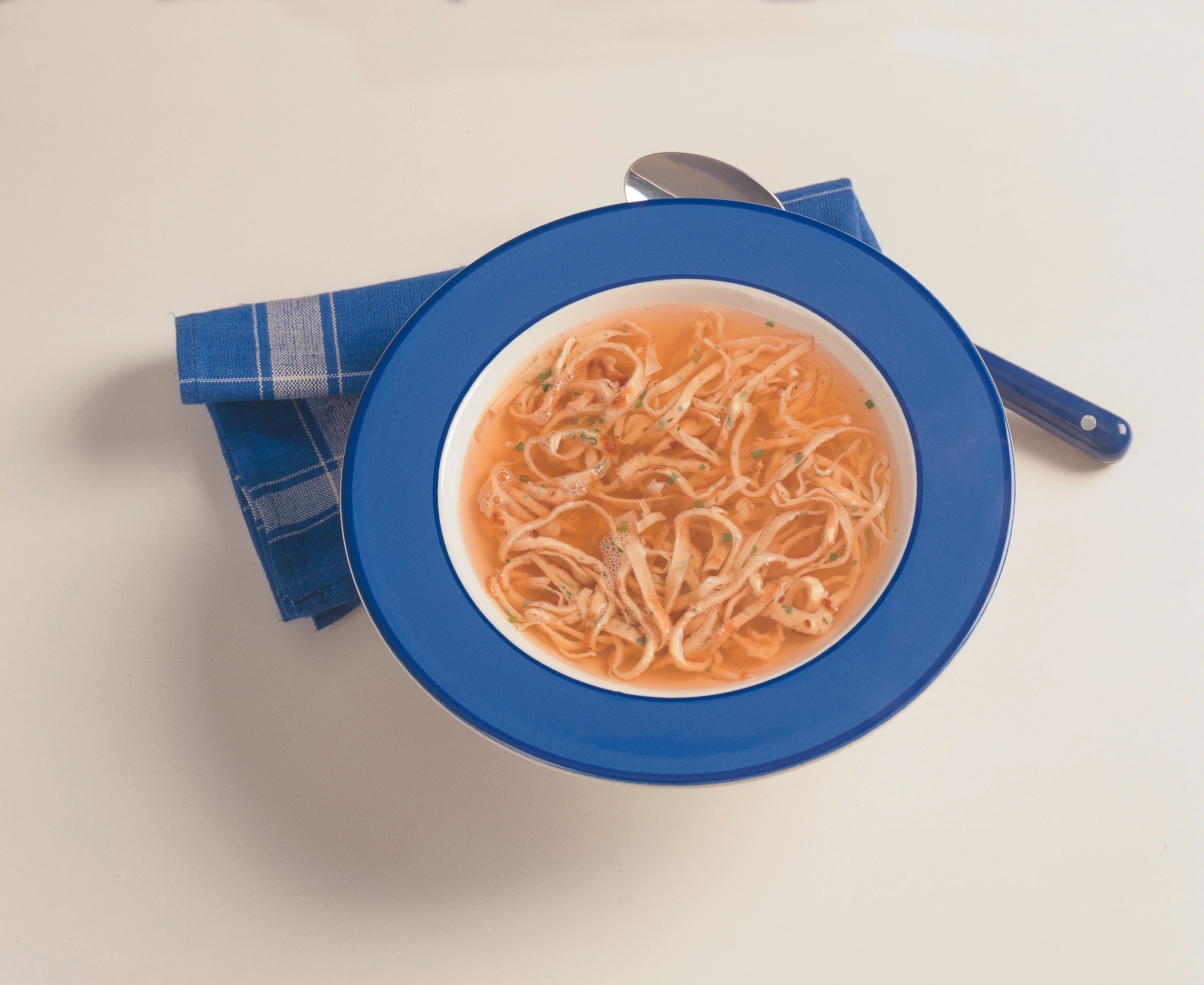 Suppeneinlage: Kräuter-Frittaten