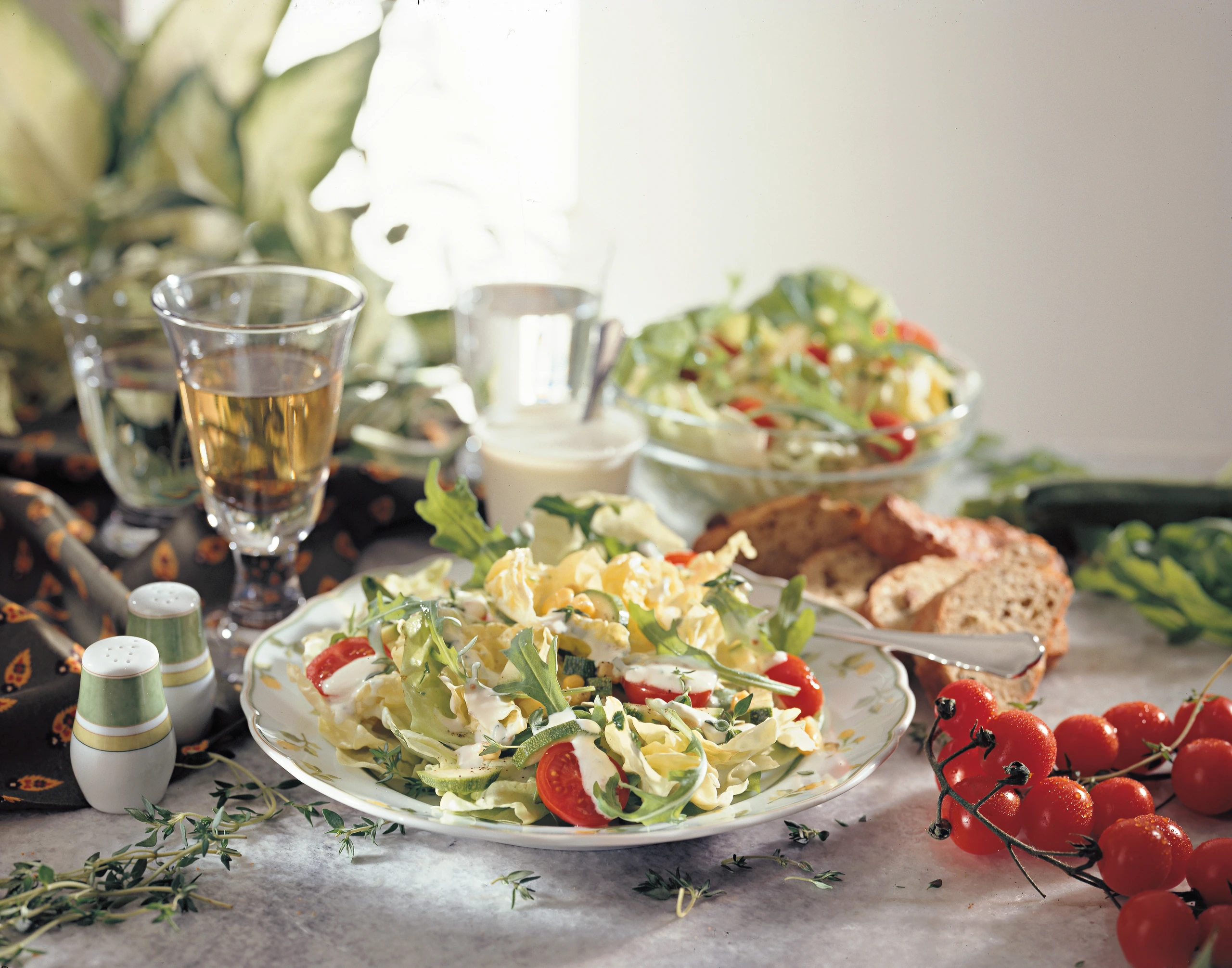 Sommersalat mit Joghurtdressing