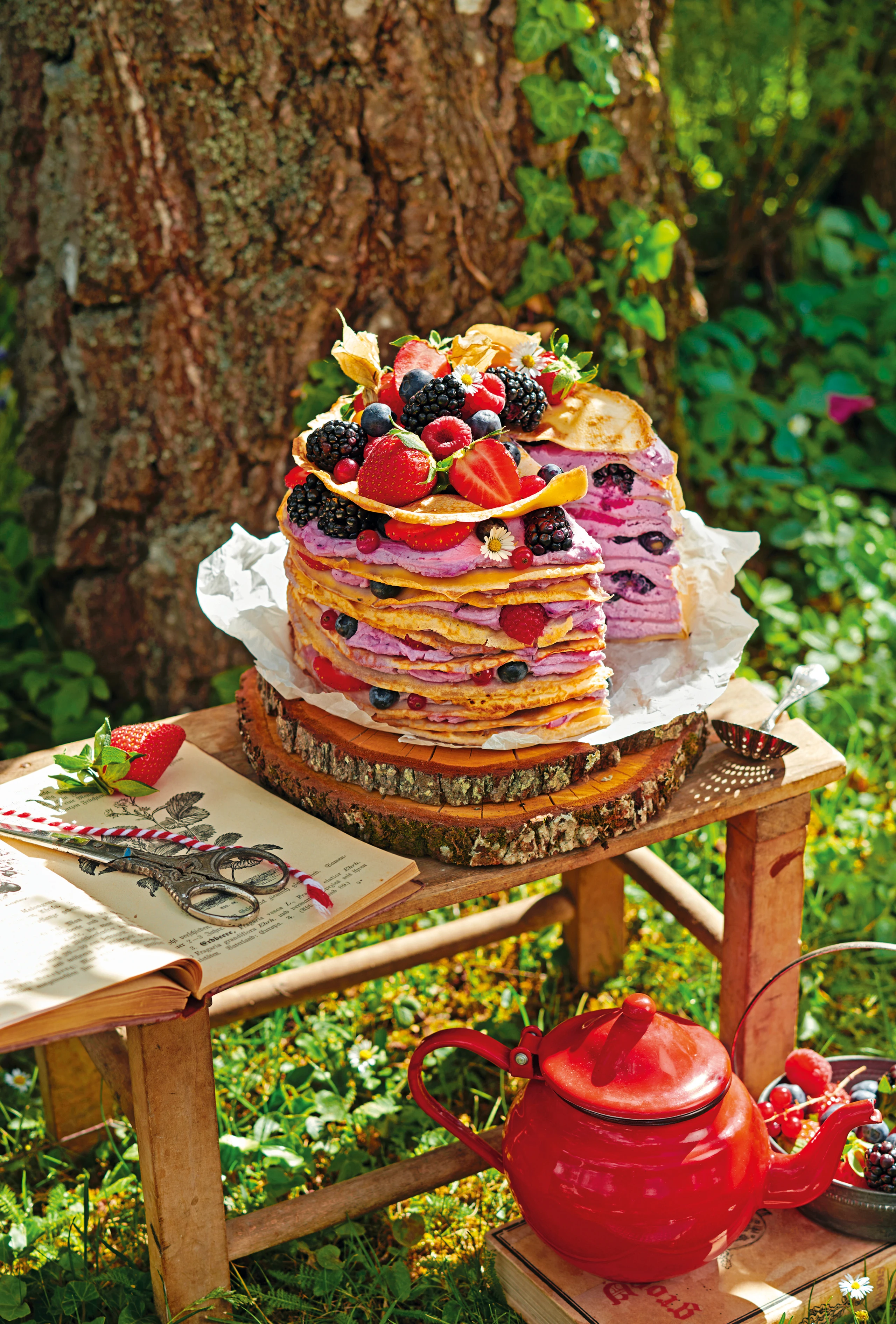 Palatschinkentorte mit Beeren