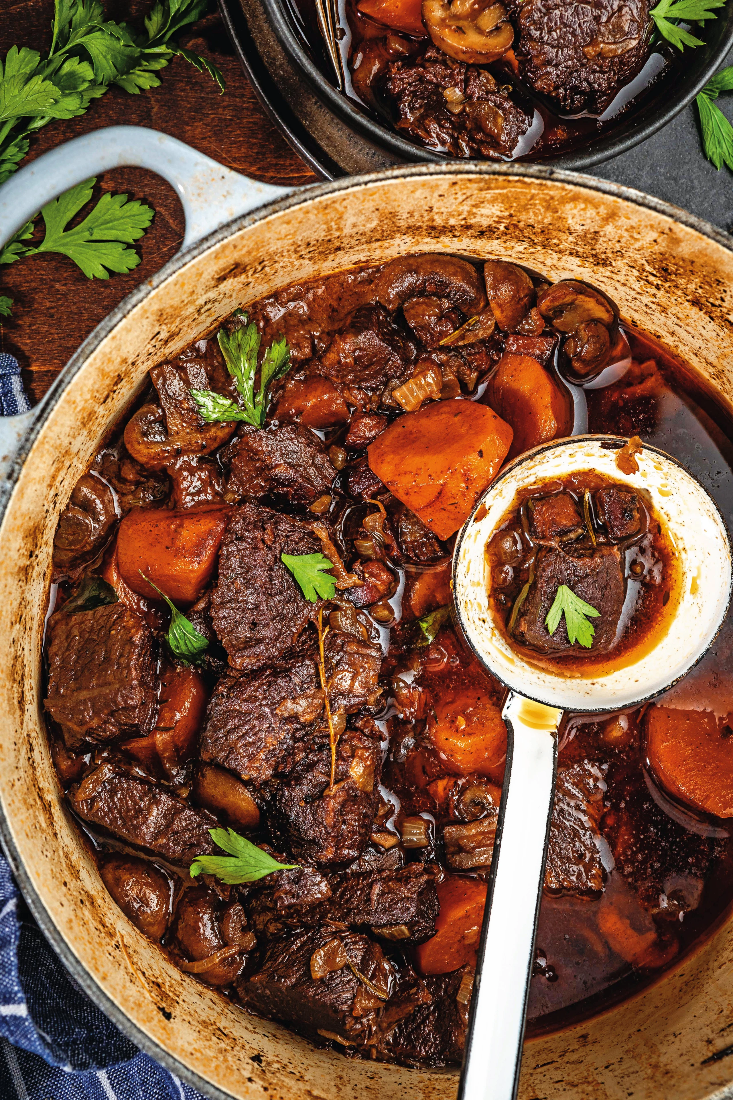 Boeuf Bourguignon: Geschmortes Rindfleisch nach Burgunder Art