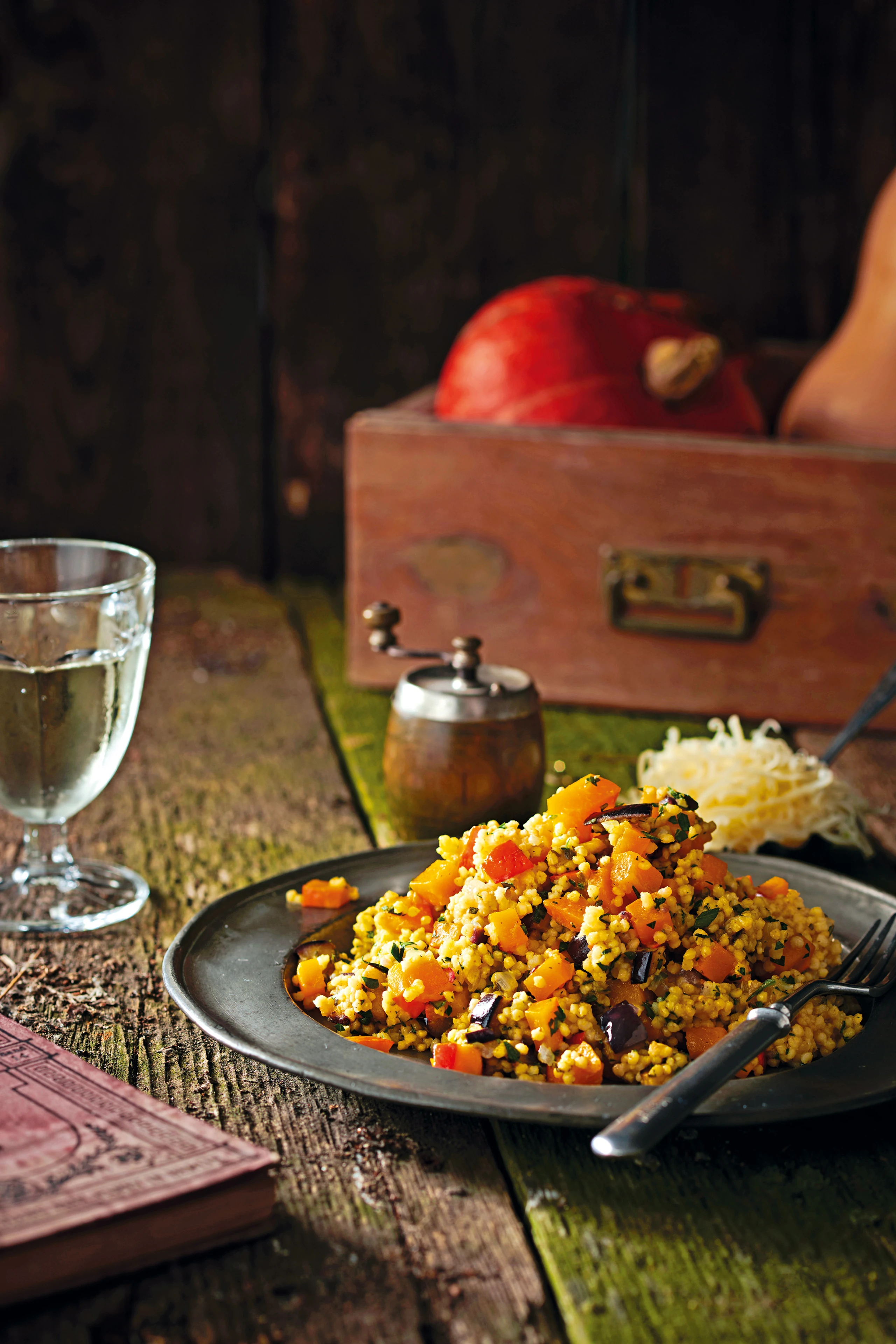 Kürbis-Hirsesalat mit Melanzani und Bergkäse