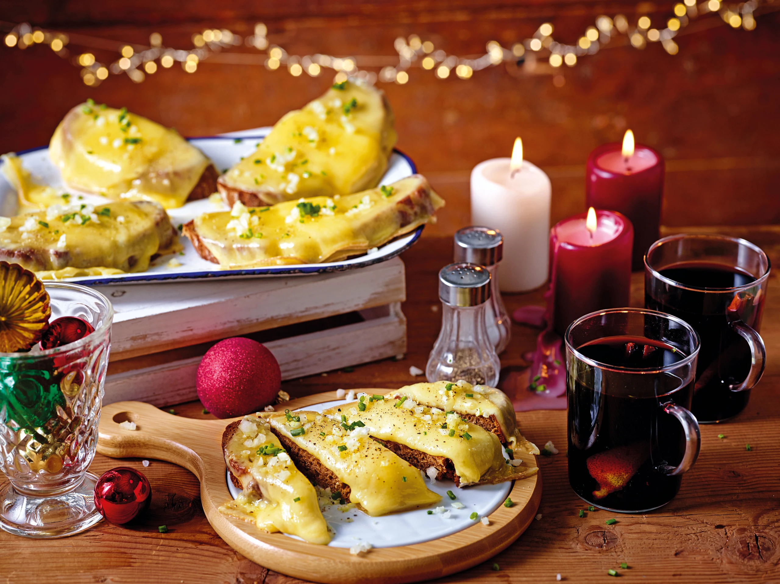 Überbackenes Käsebrot mit Schnittlauch