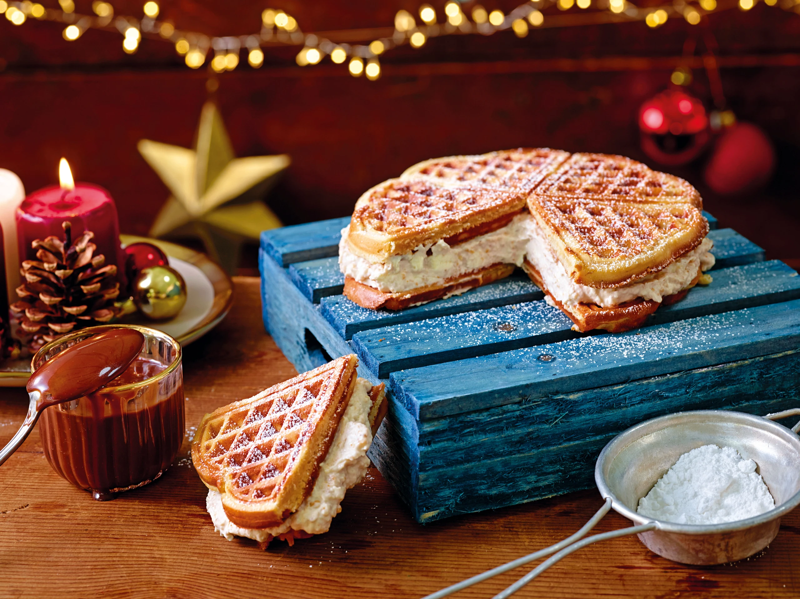 Marzipan-Waffeltorte mit Walnusscreme