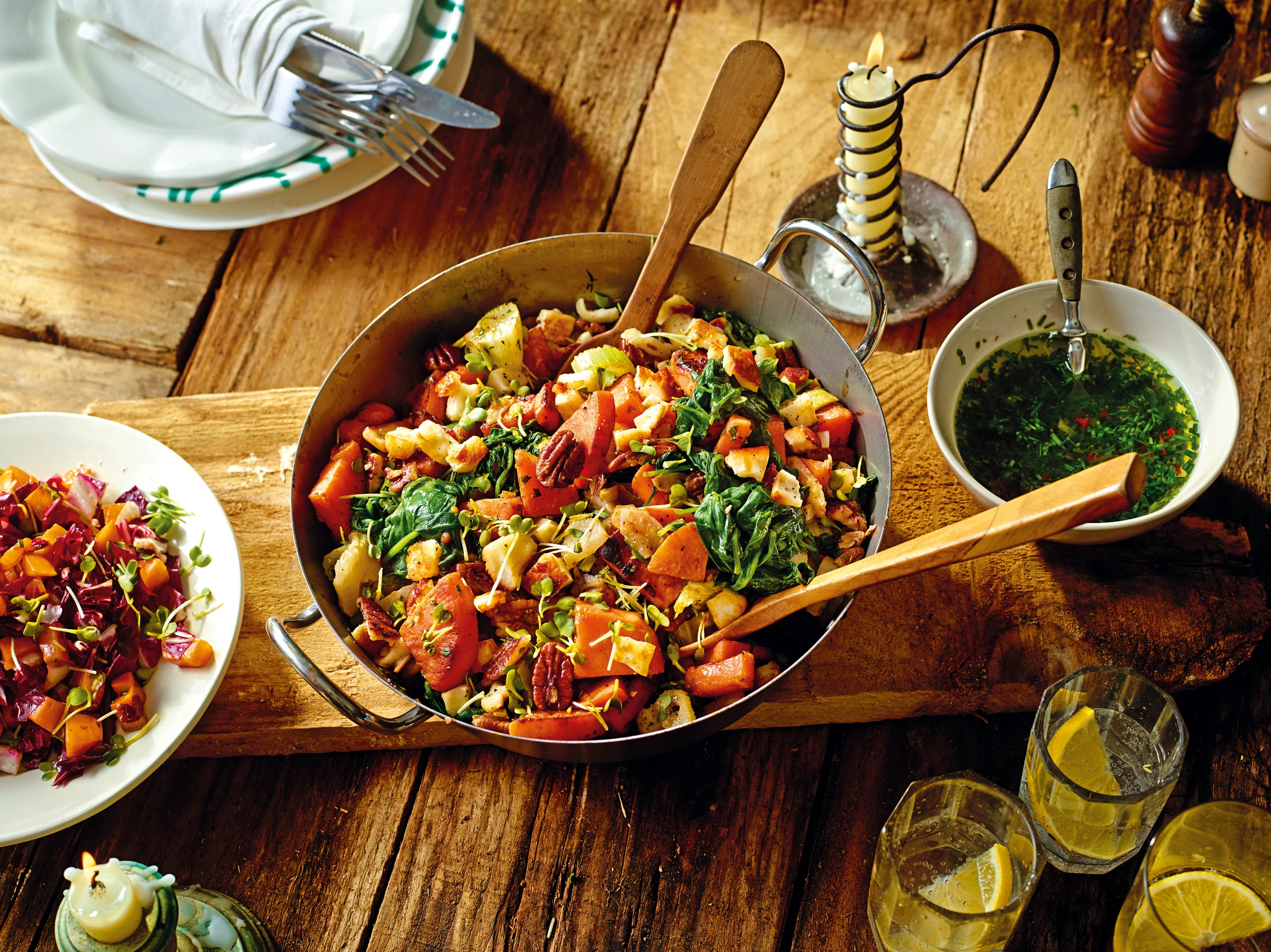 Süßkartoffel-Gröstl mit Pekannüssen und Knoblauch-Chiliöl