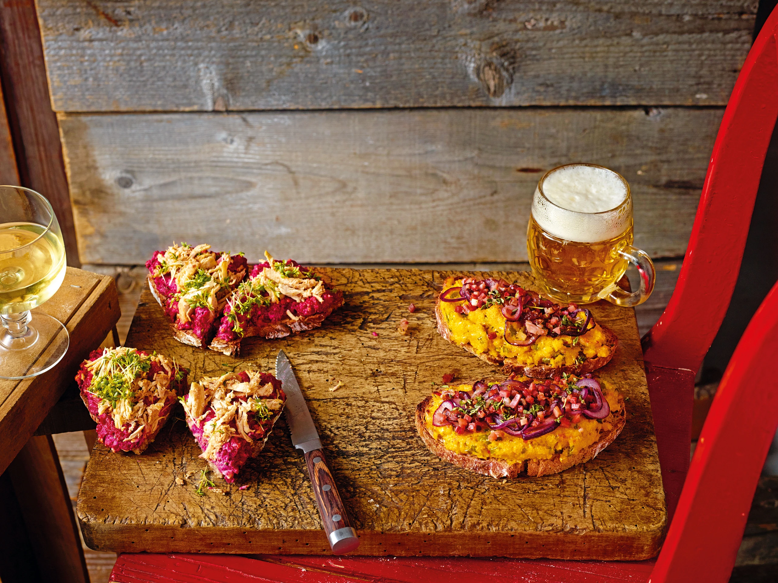 Brot mit Rote Rüben und Pulled Chicken