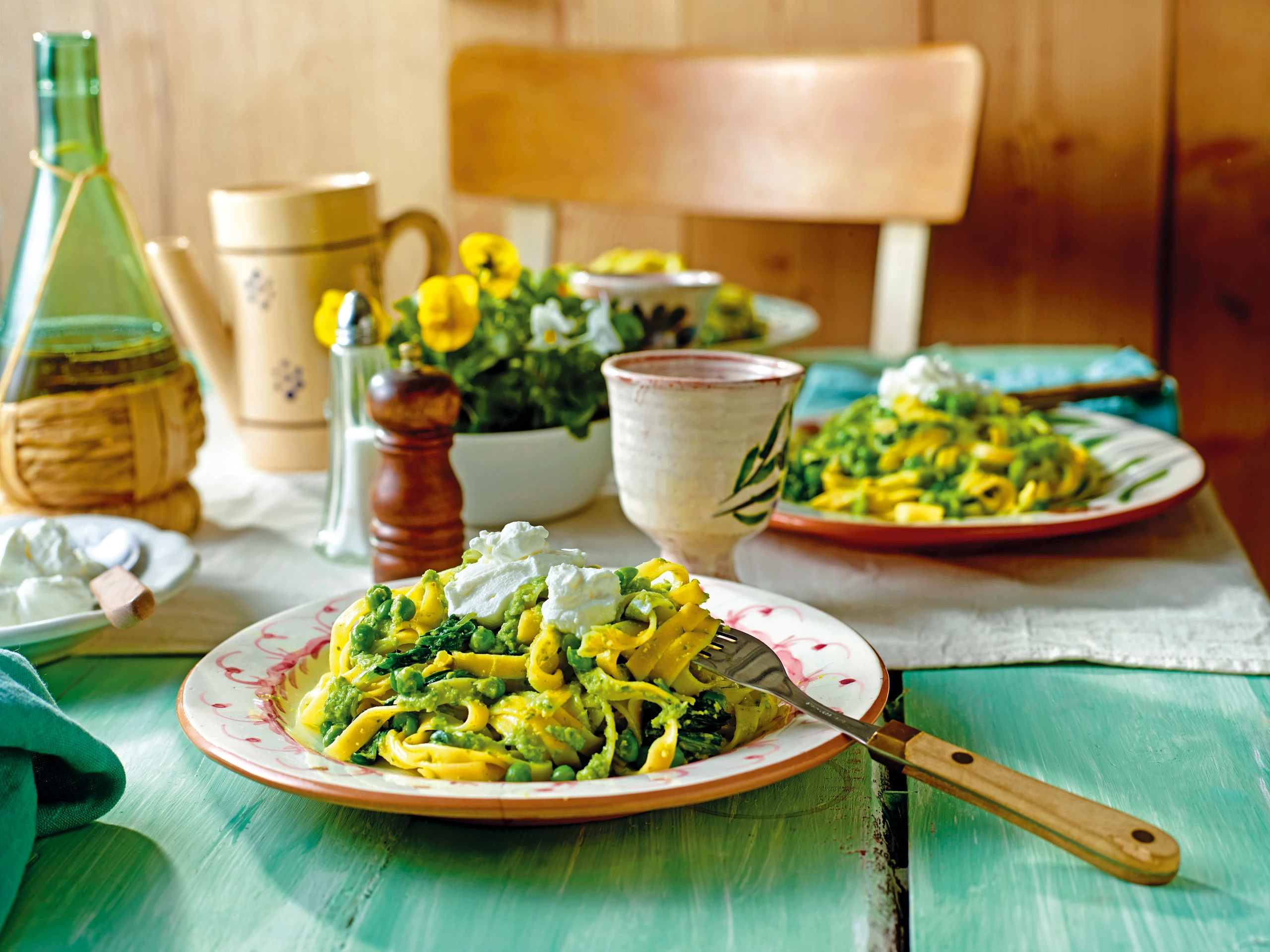 Tagliatelle mit Melanzanisugo und Thymianpesto