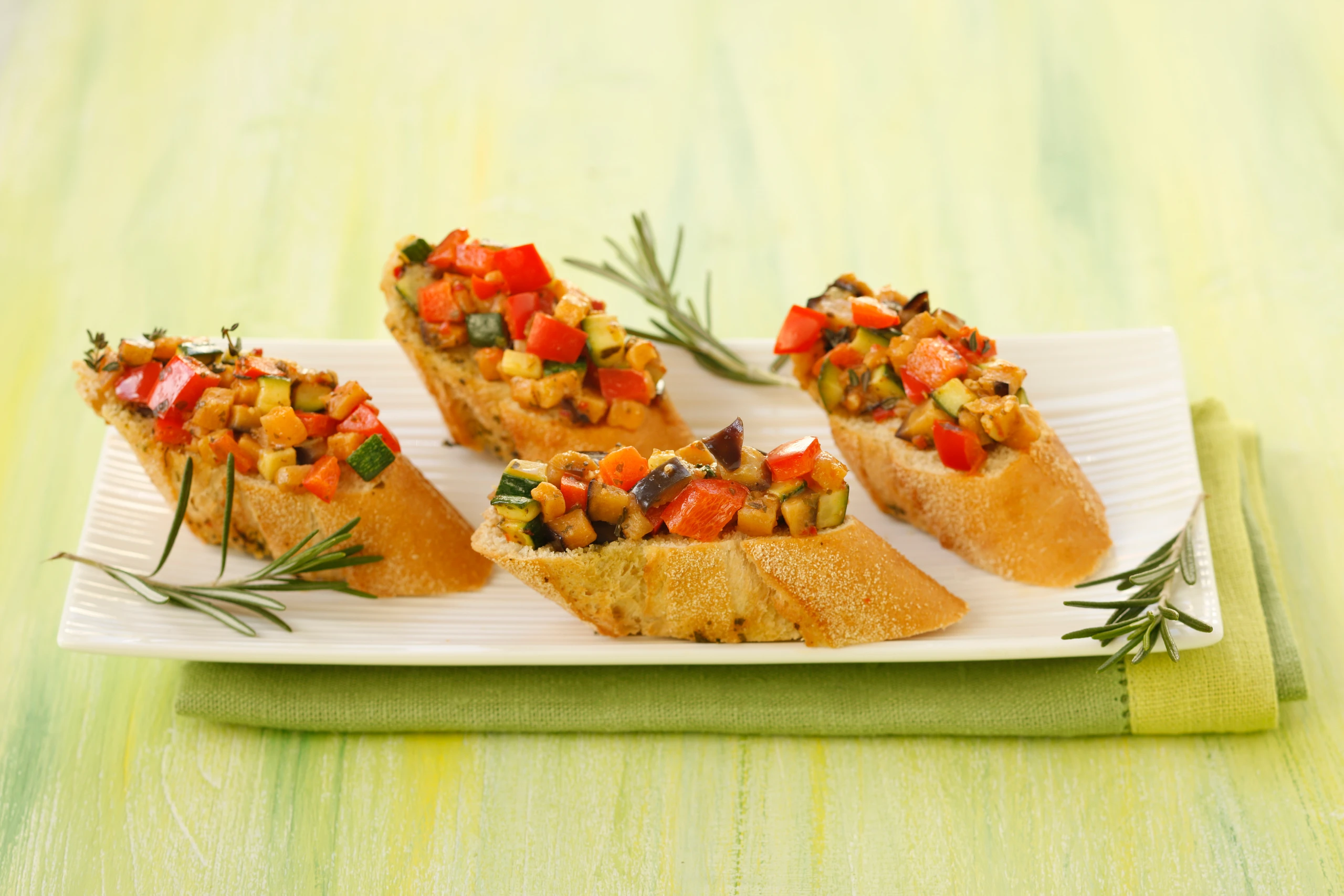 Crostini mit mediterranem Gemüse