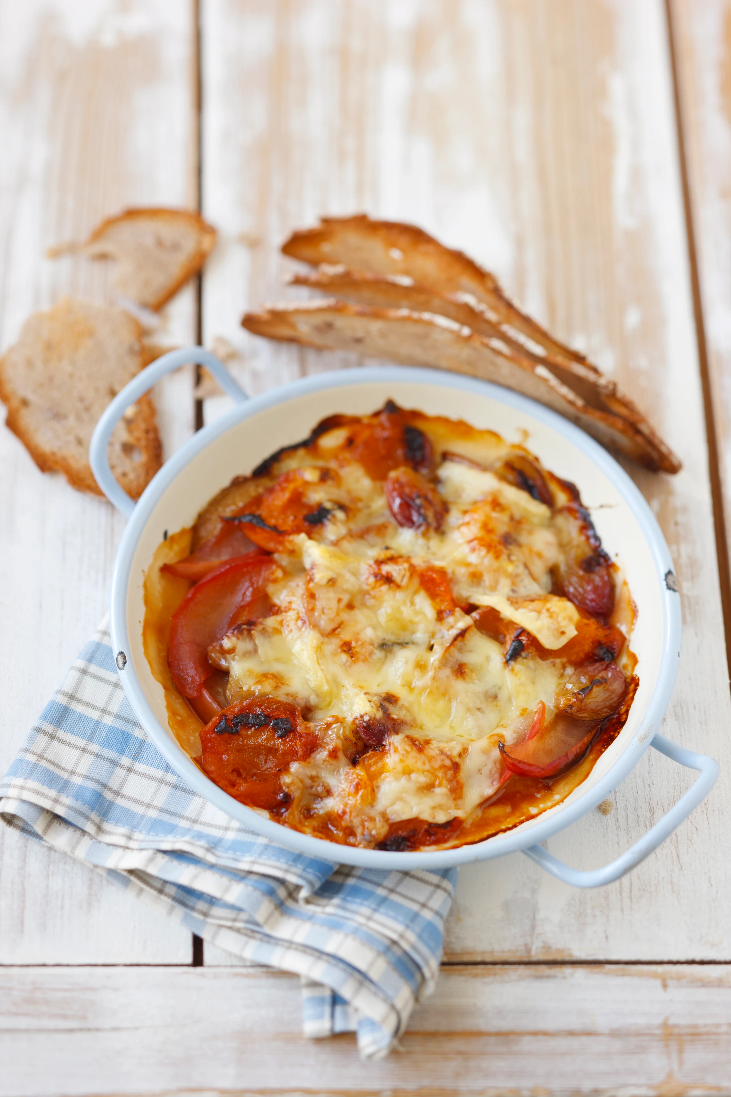 Gegrillter Käse-Obstteller