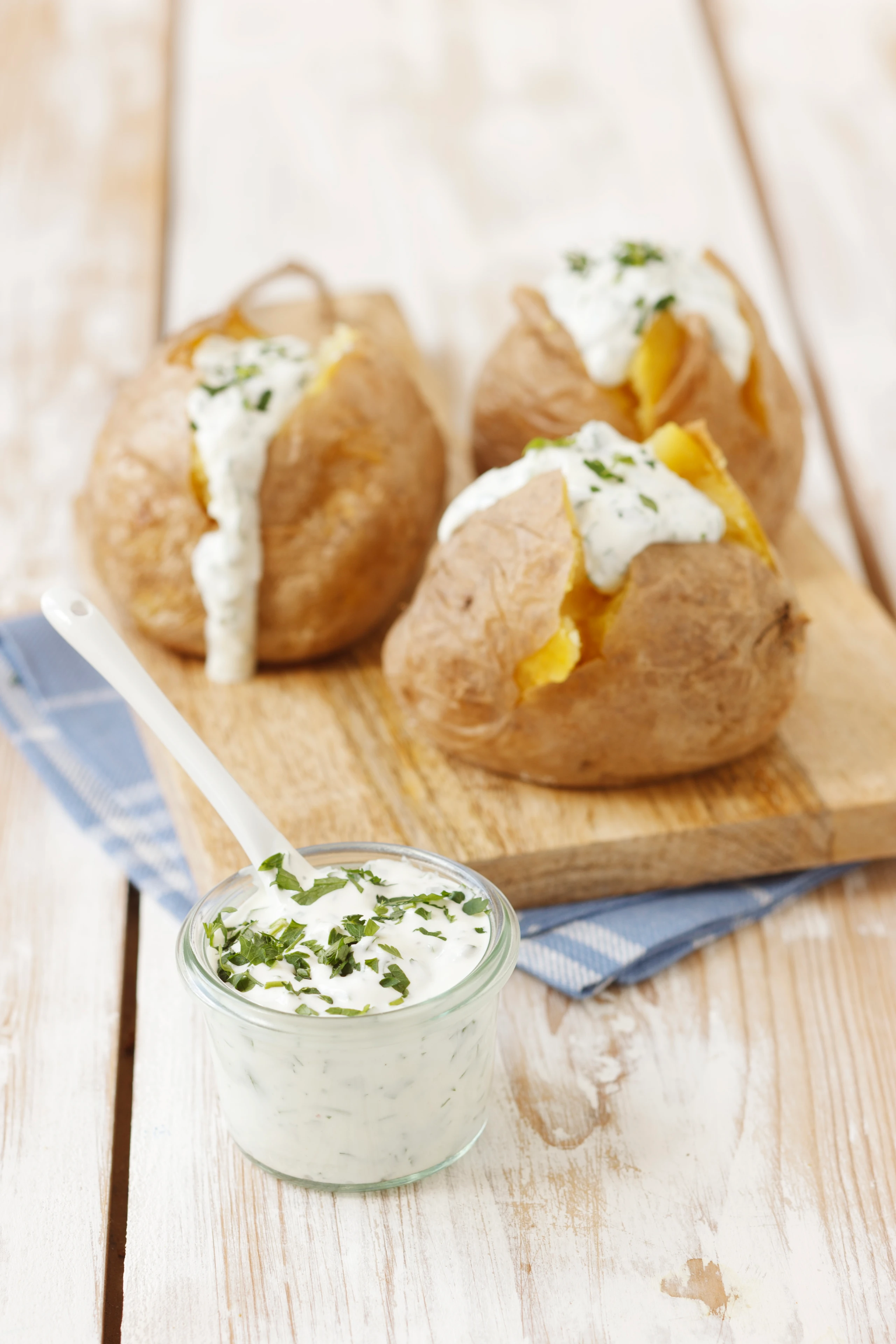 Ofenerdäpfel mit Kräutertopfen