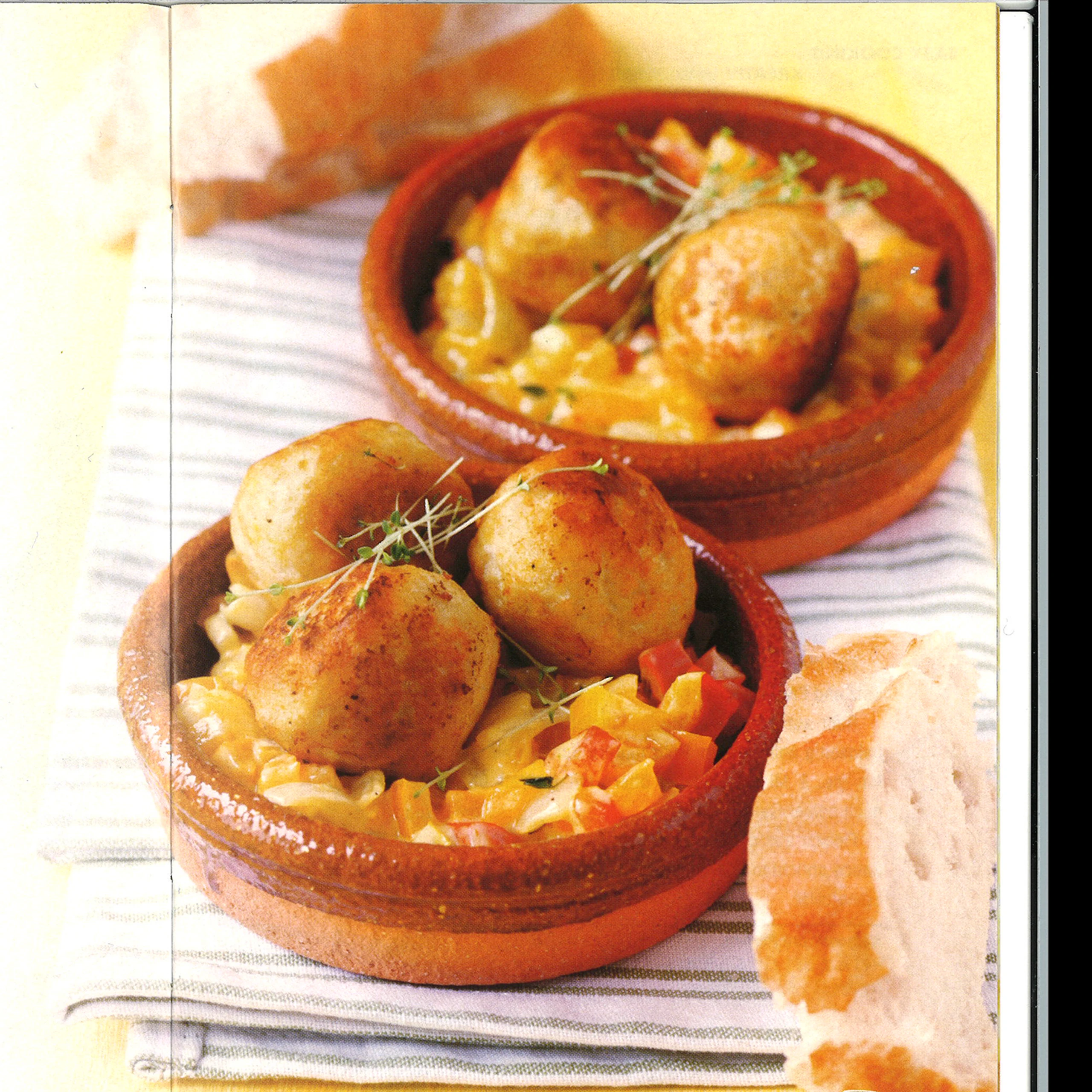 Orientalische Hühnerbällchen mit Paprikagemüse