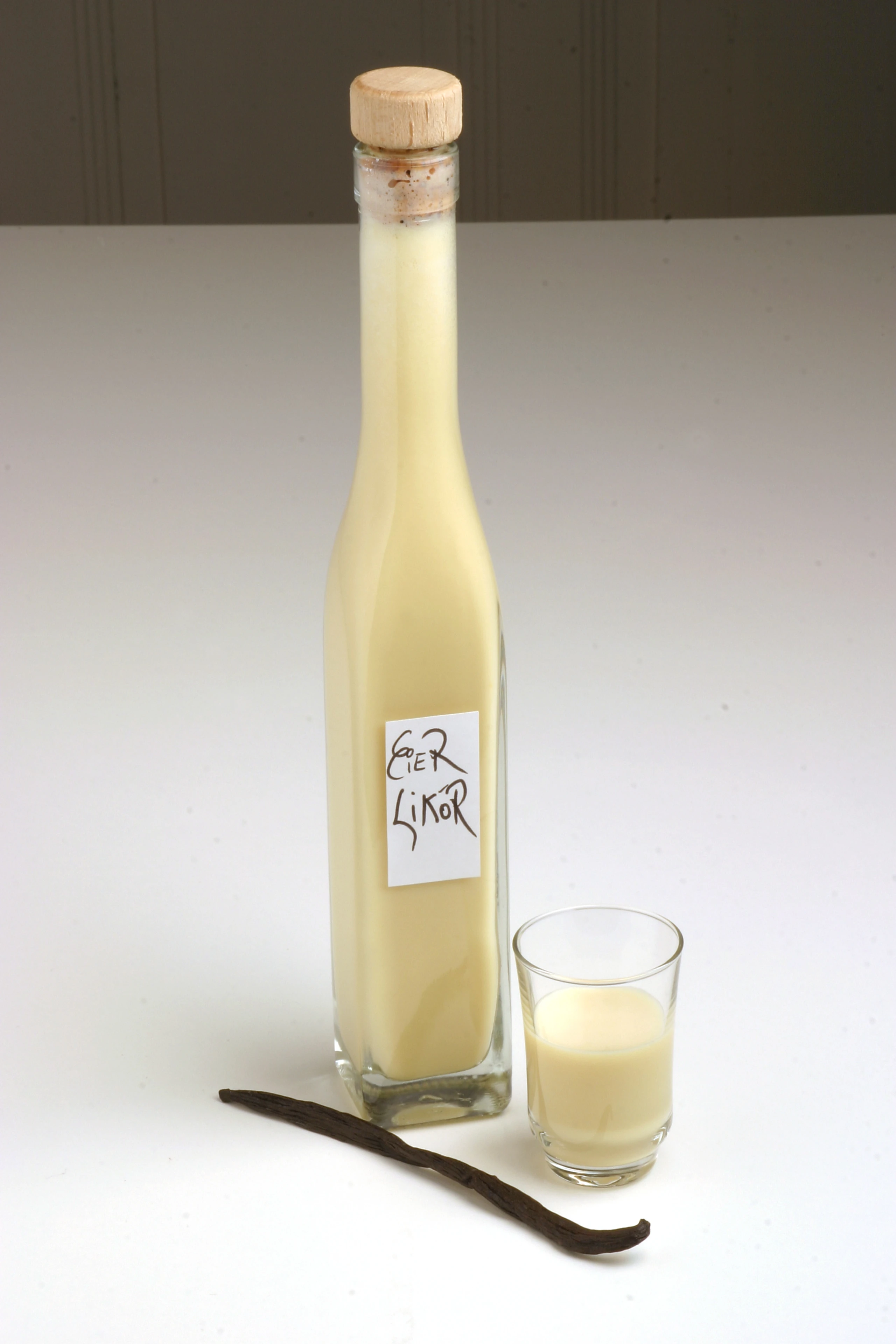 Selbstgemachter Eierlikör mit Rum