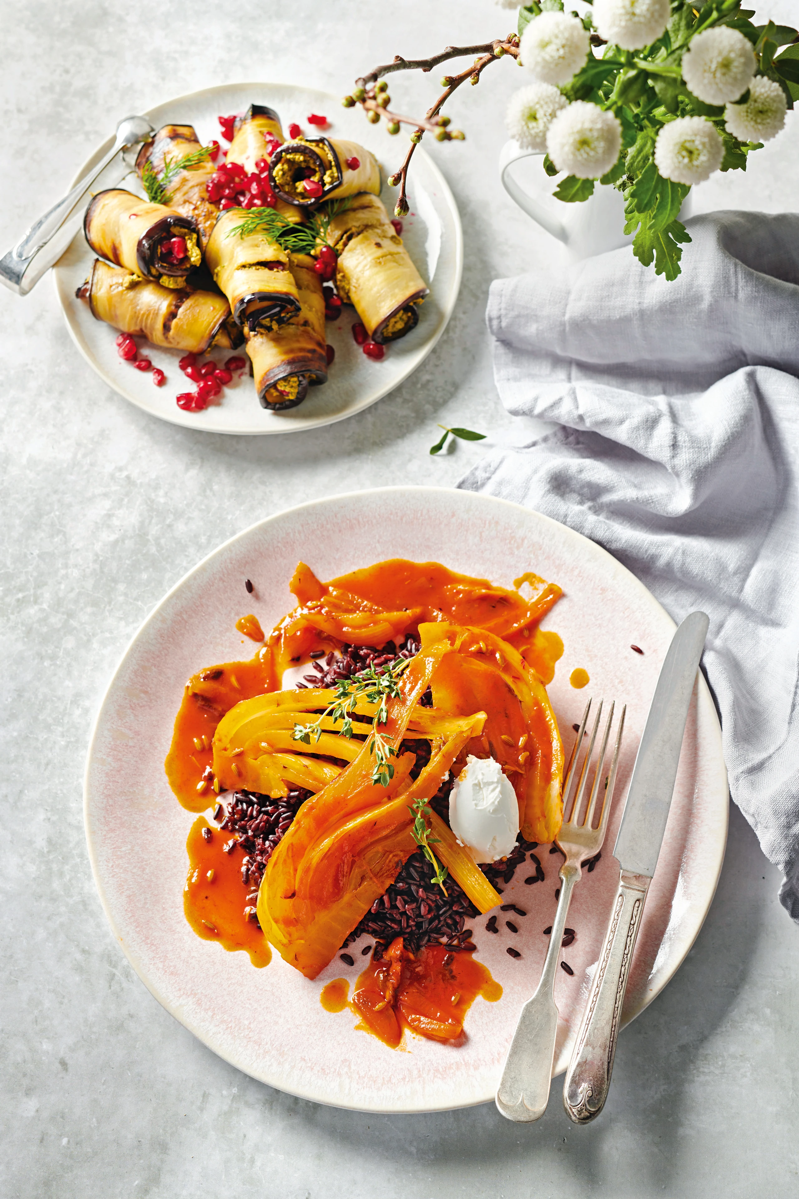 Melanzaniröllchen mit Walnuss-Kräutercreme