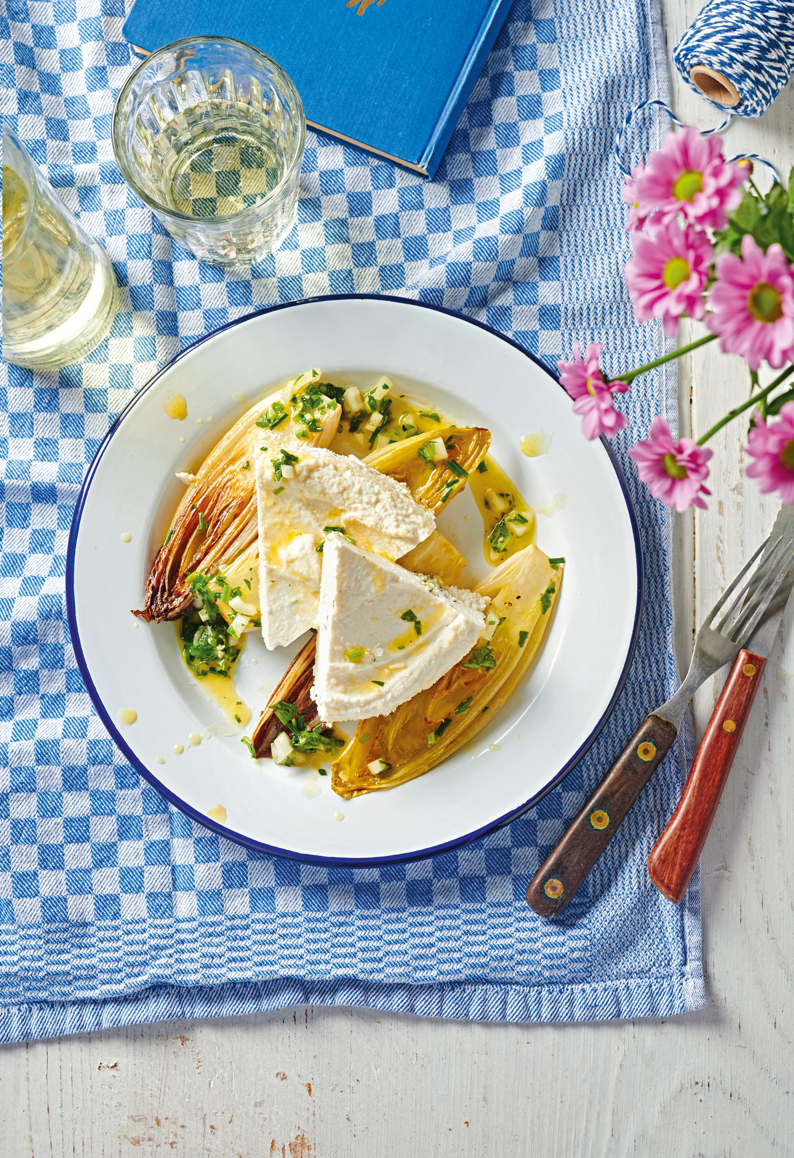 Ricottakuchen mit geröstetem Chicorée