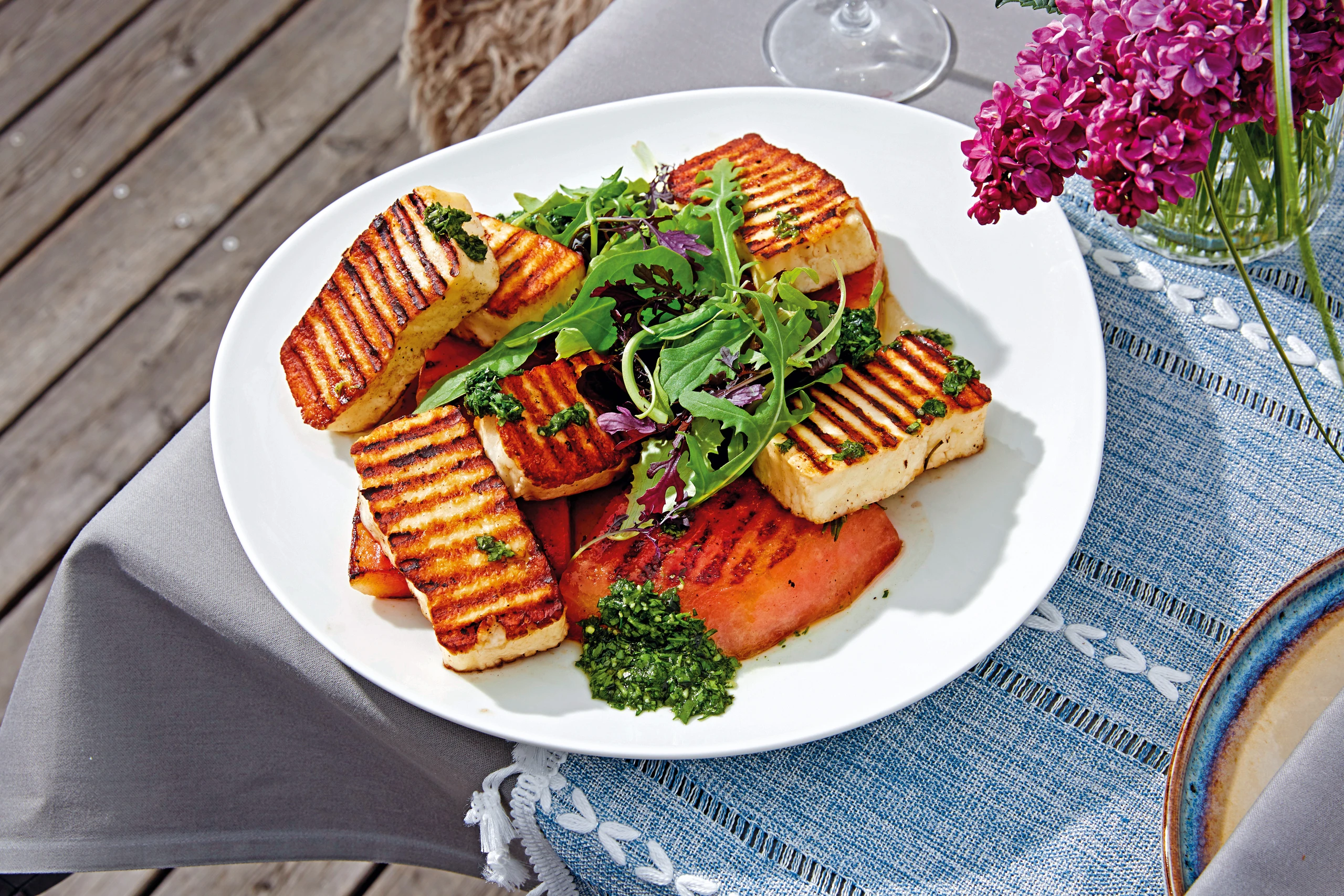 Halloumi & Melonen mit Kräutersauce