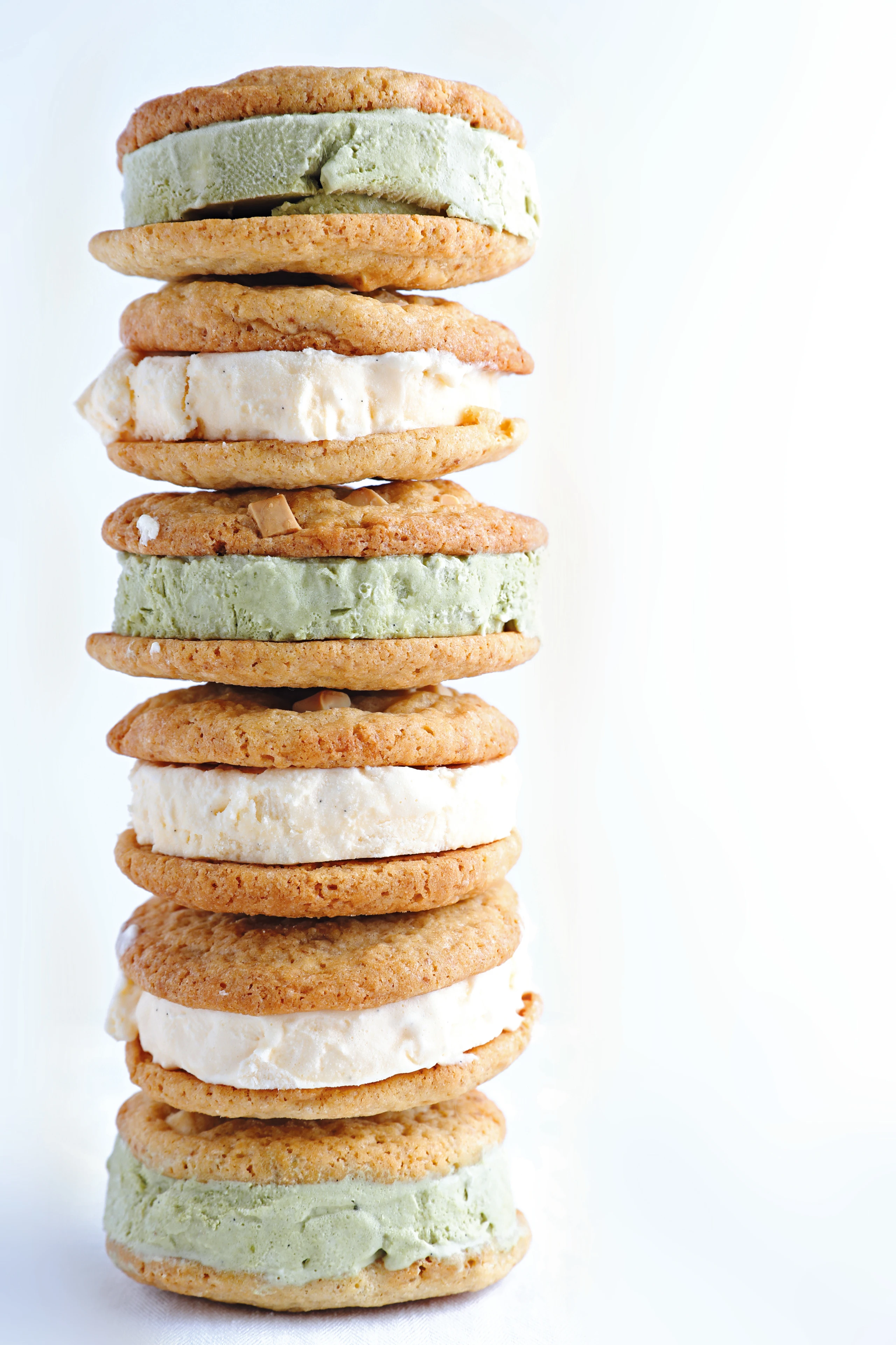 Eis-Sandwiches mit Kokos- und Matcha-Parfait