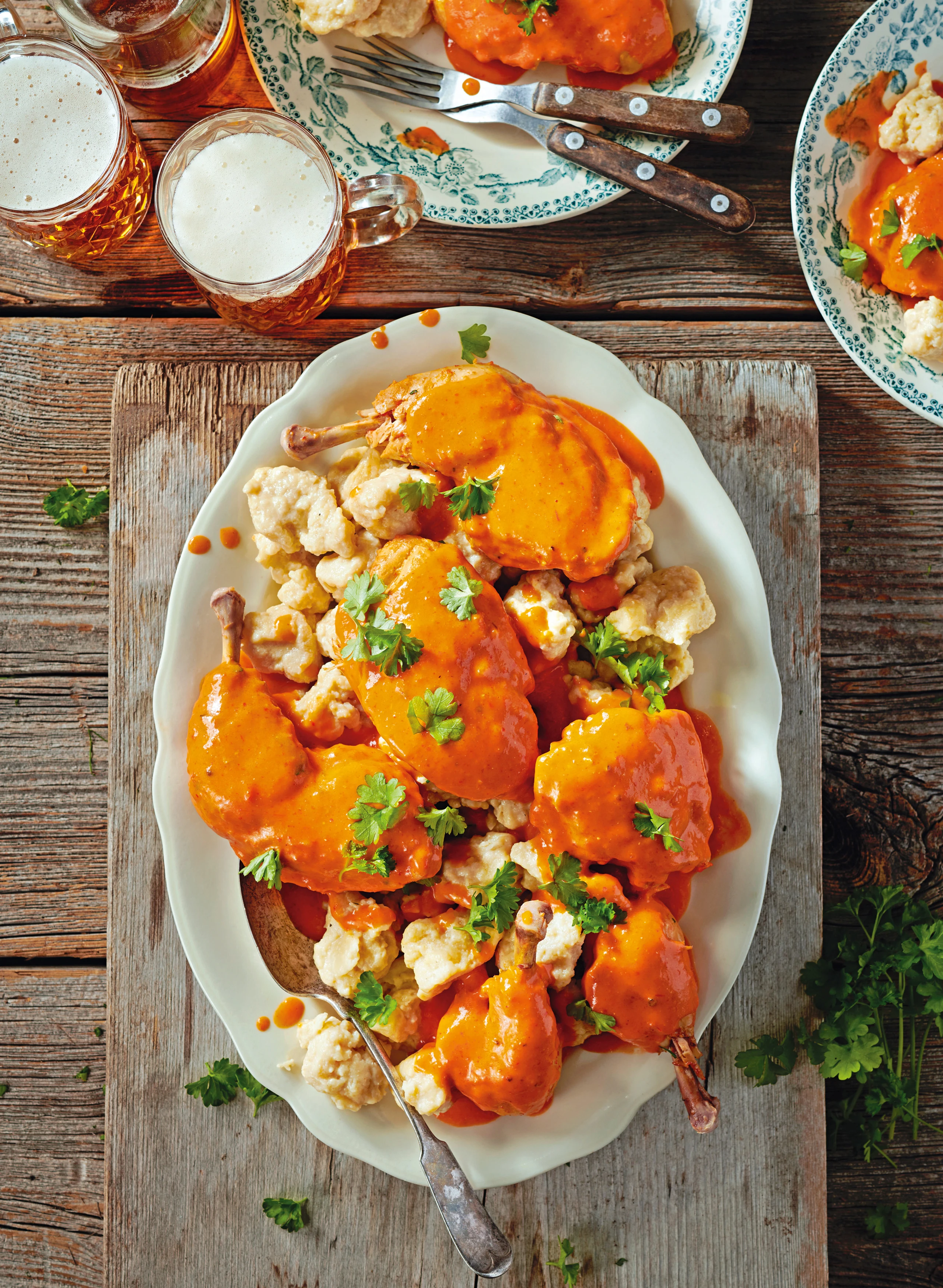 Hühner-Paprikás mit Buttermilchnockerln