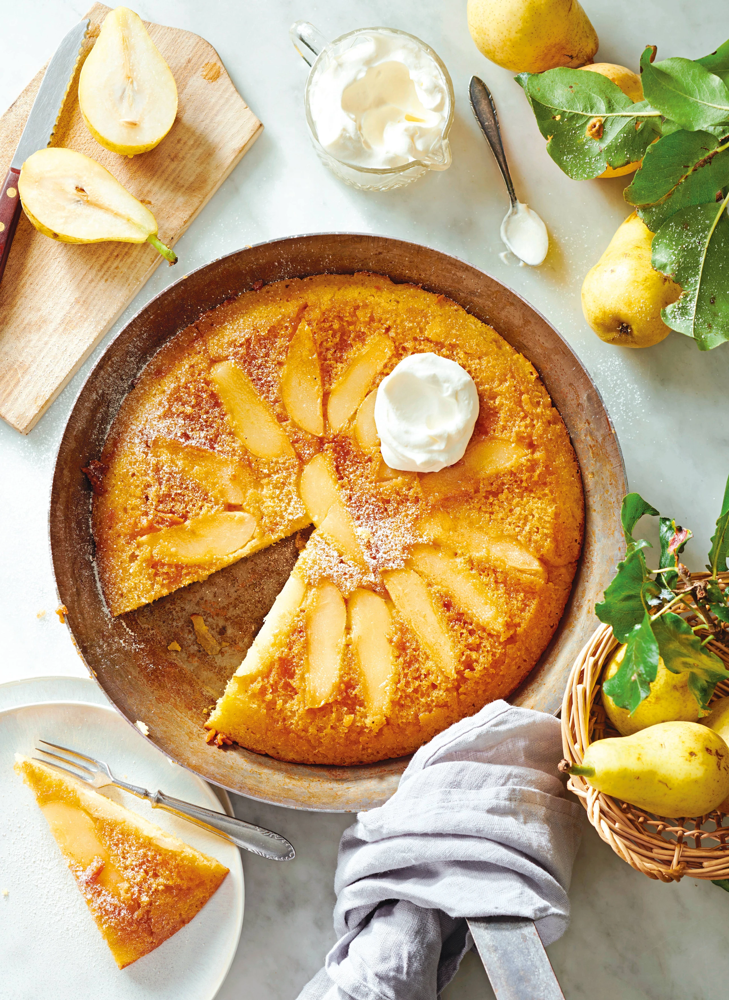 Gestürzter Karamell-Birnenkuchen