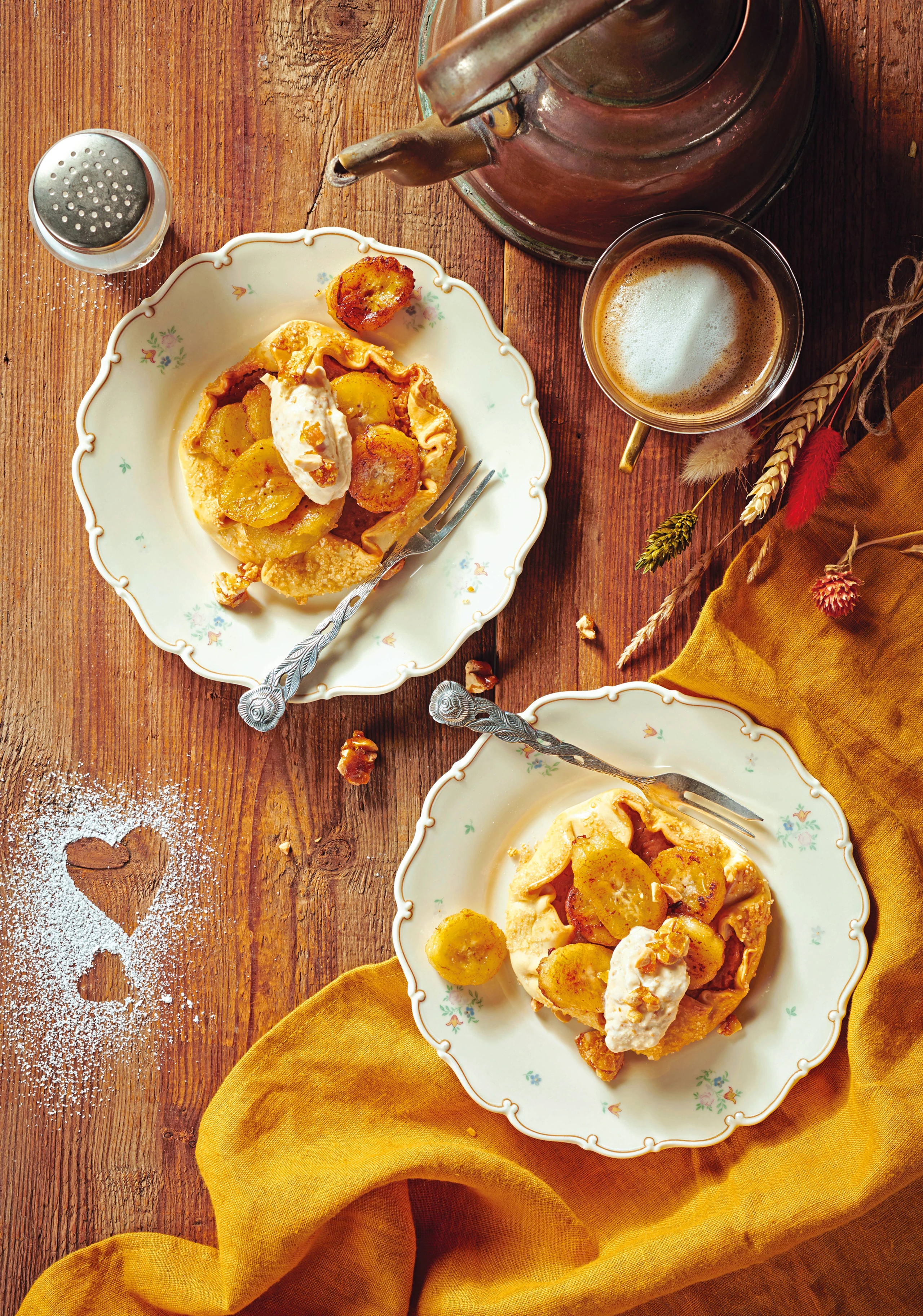 Banoffee-Flammküchlein mit Erdnusskrokan-Eis