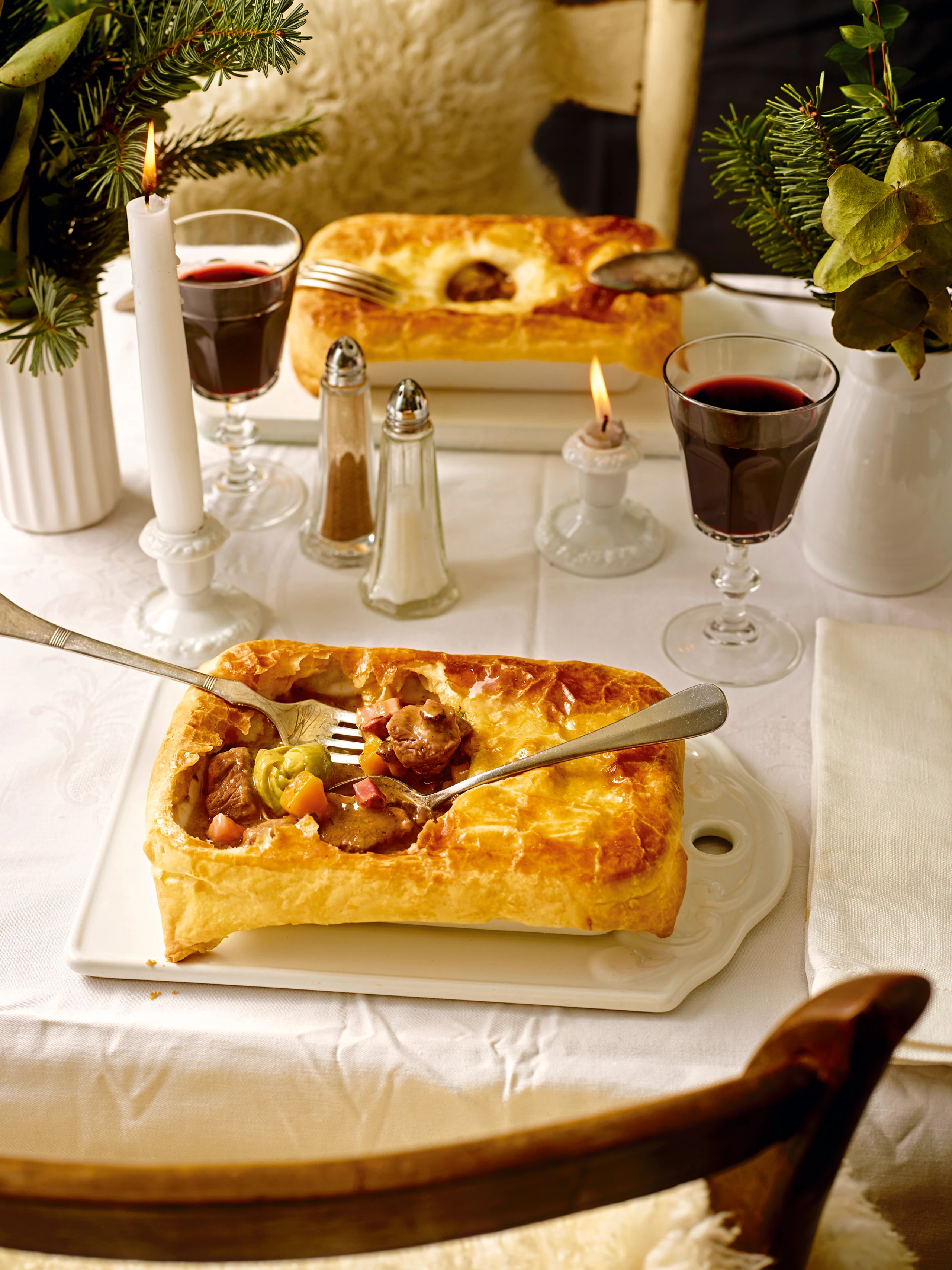 Rindsragout unter der Teighaube