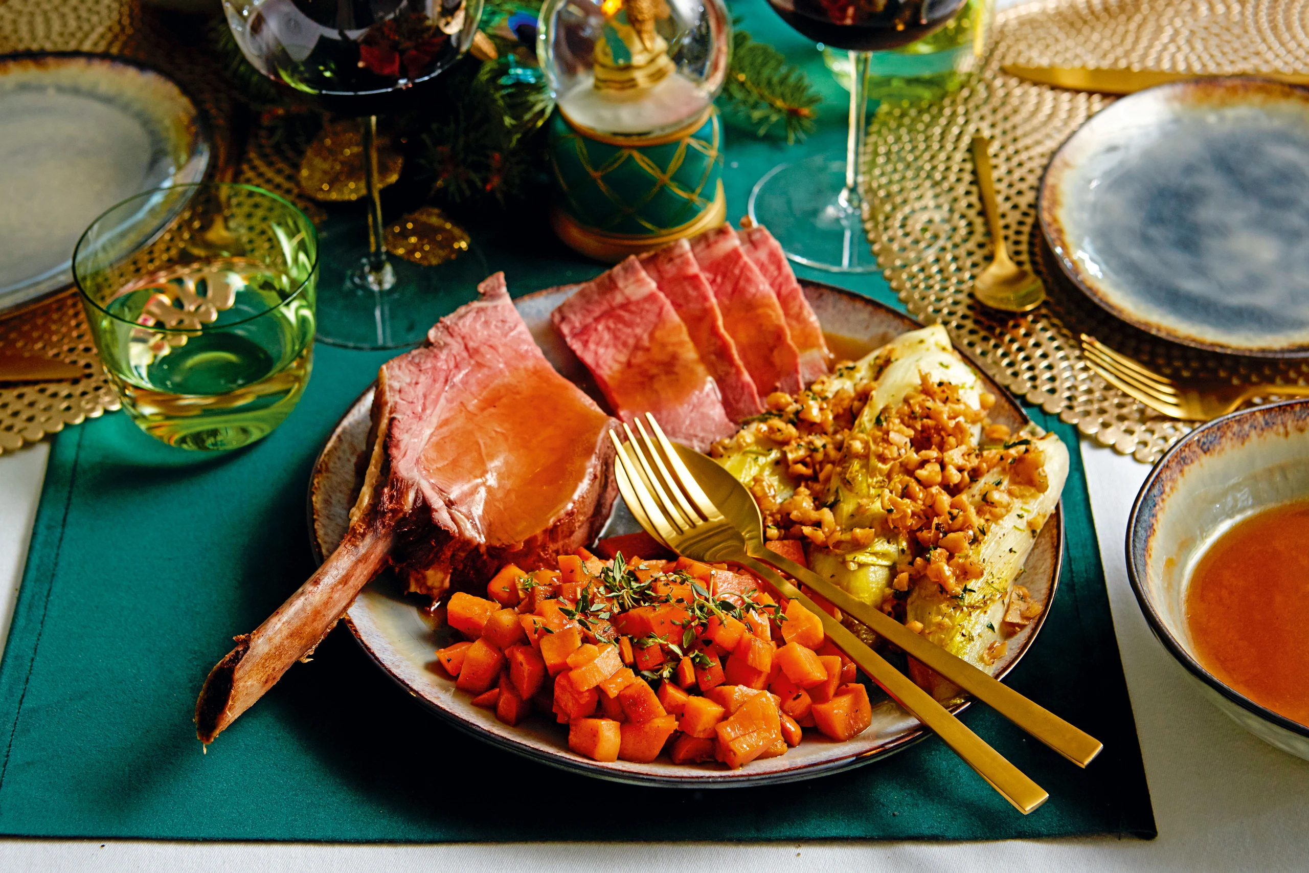 Hochrippe mit Süßkartoffeln und Chicorée