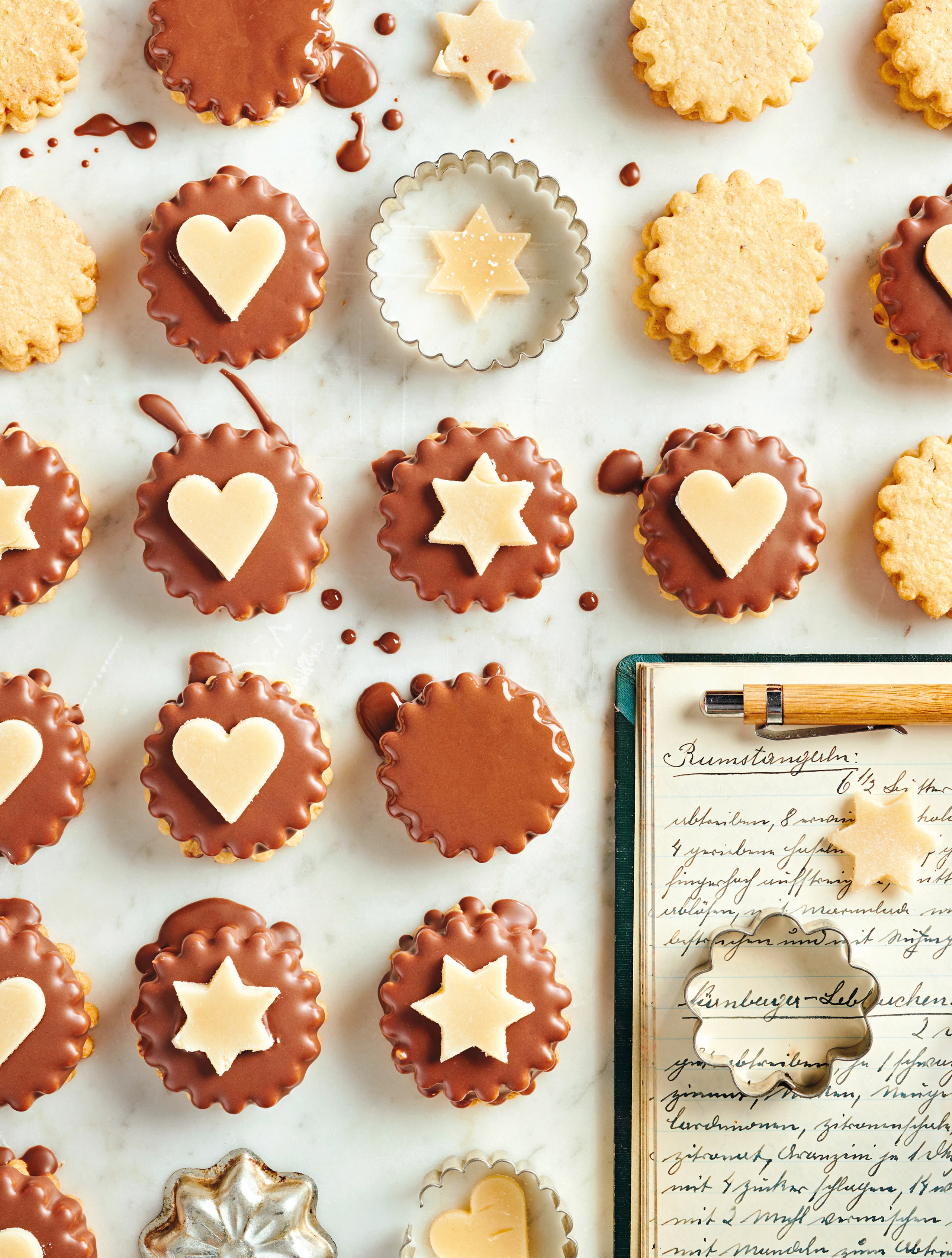 Ischler Törtchen mit Erdnuss-Karamellcreme