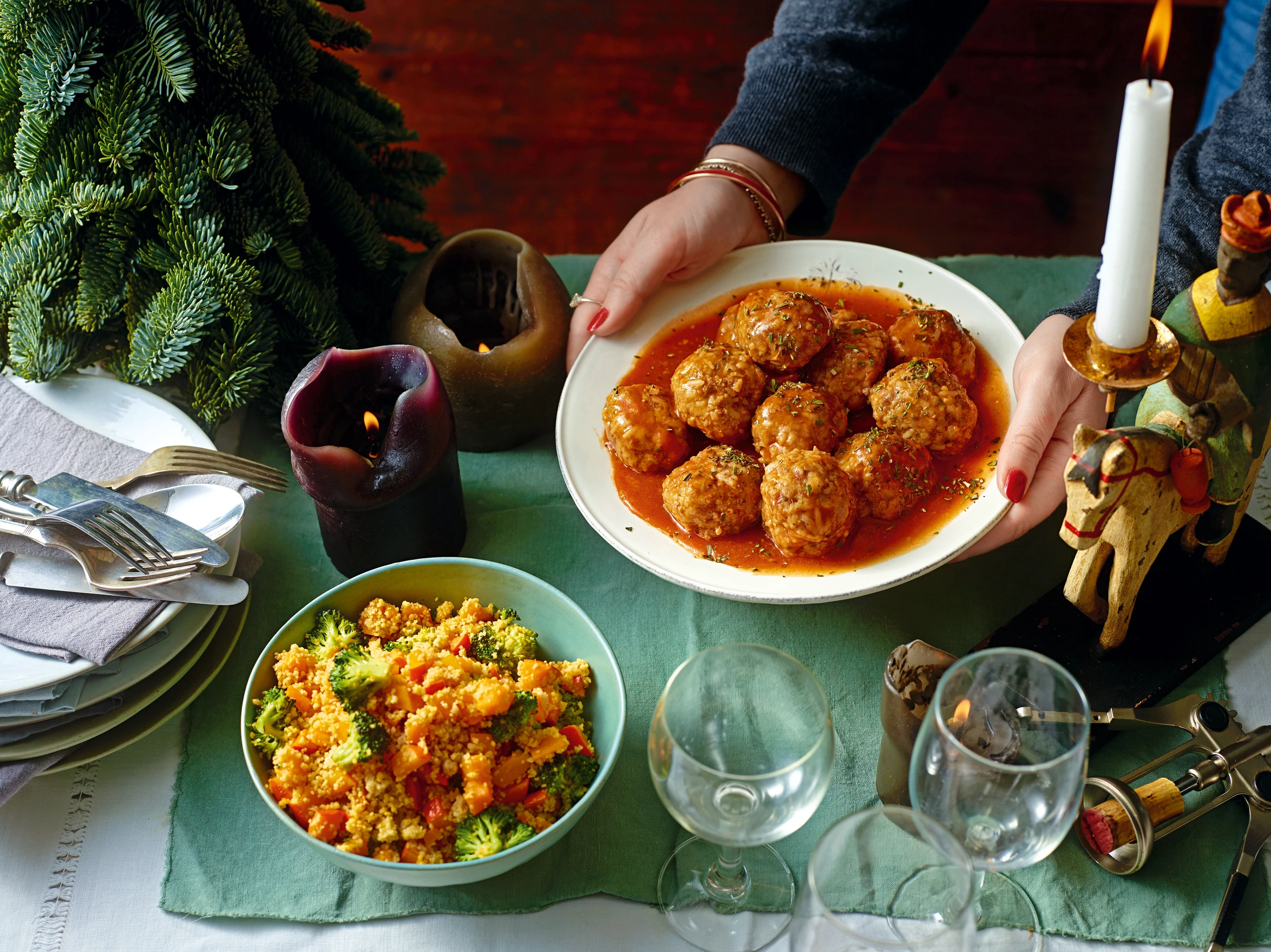 Geschmorte Lammfleischbällchen mit Kürbiscouscous